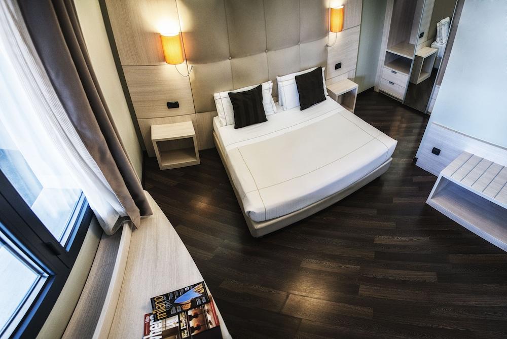 Acca Palace Aa 4* Mailand