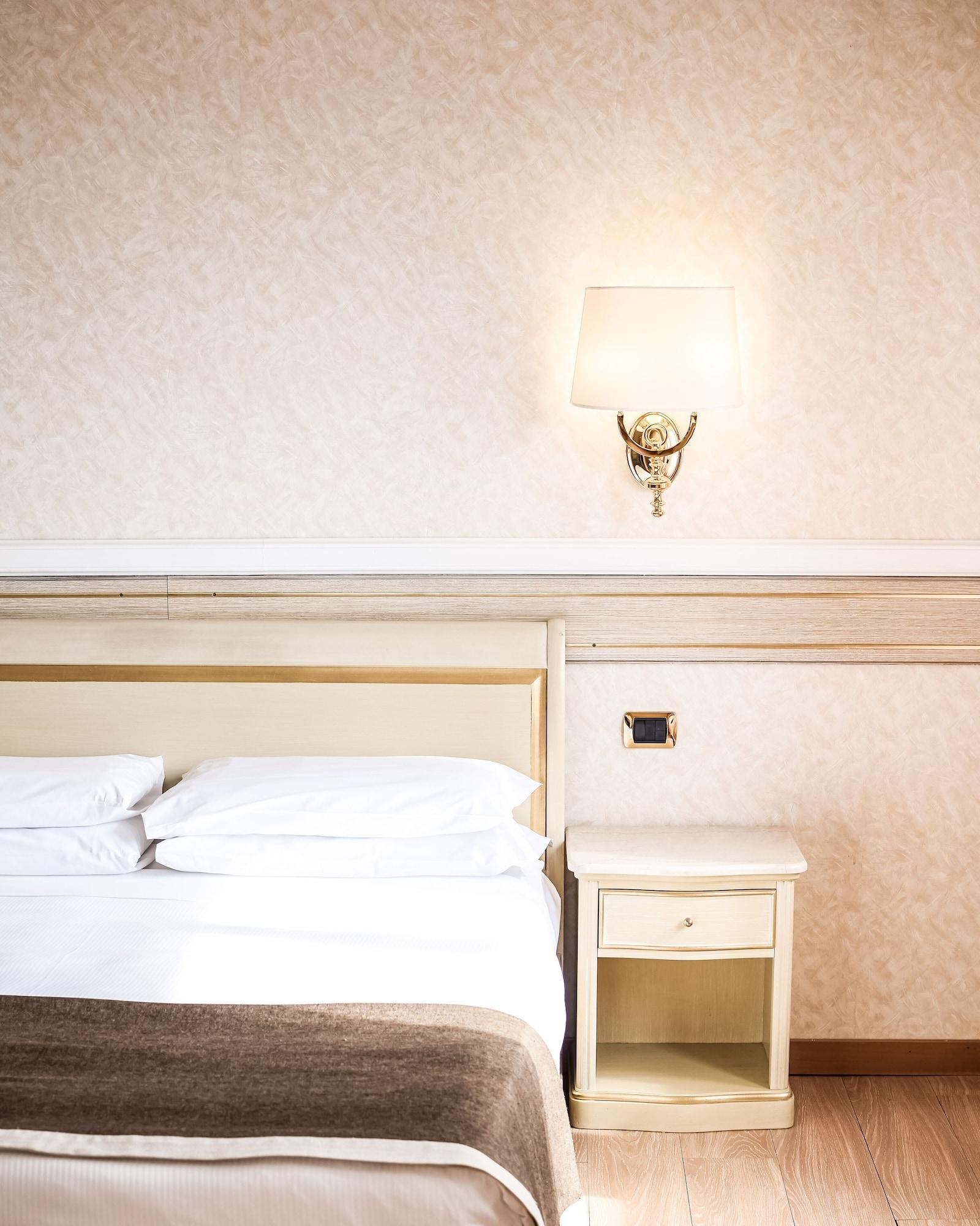 Romana Hotel 4*