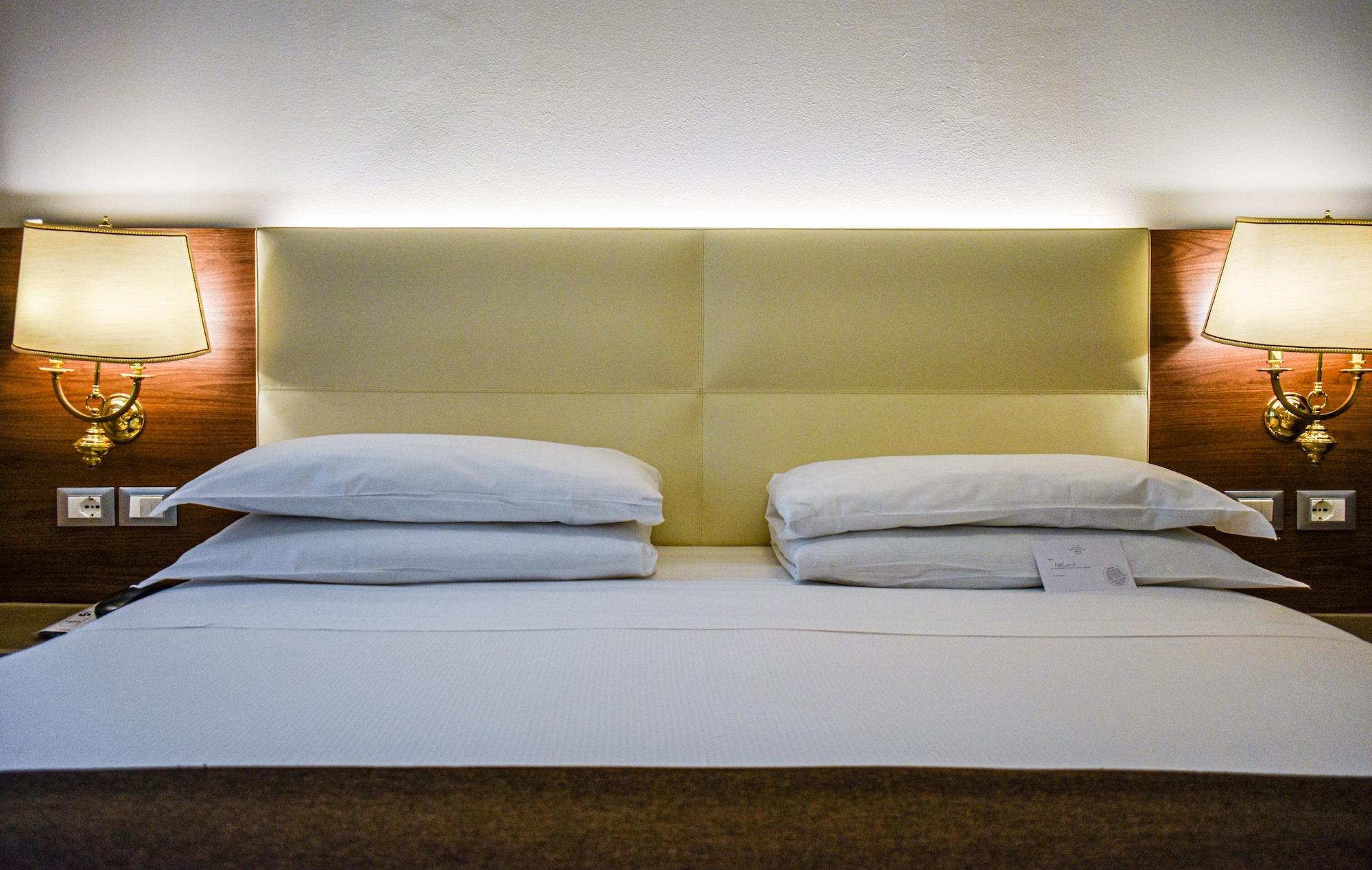 Romana Hotel 4*