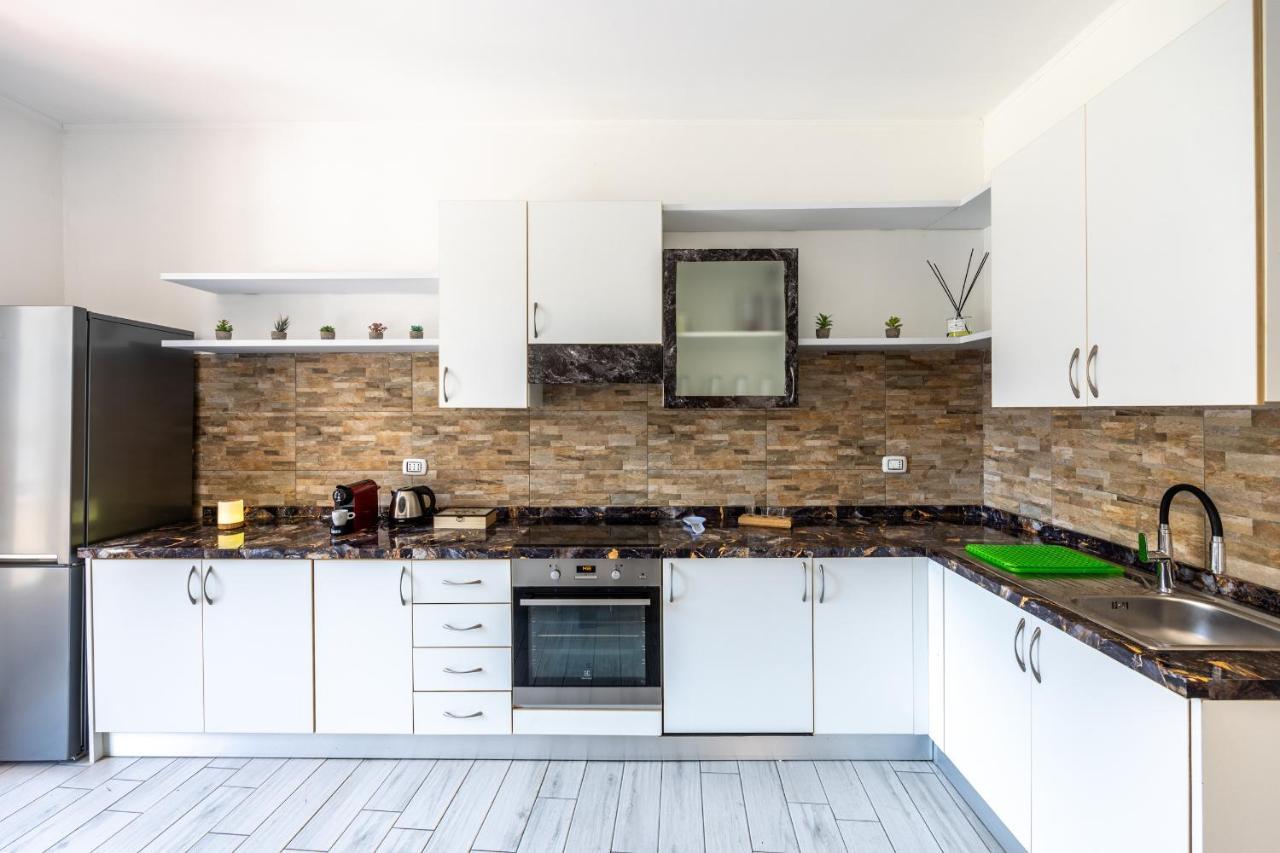 Duomo Free Parking And Netflix Apartment