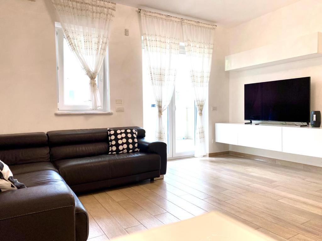 Mpm - Belinzaghi 5 6 Pax Apartment