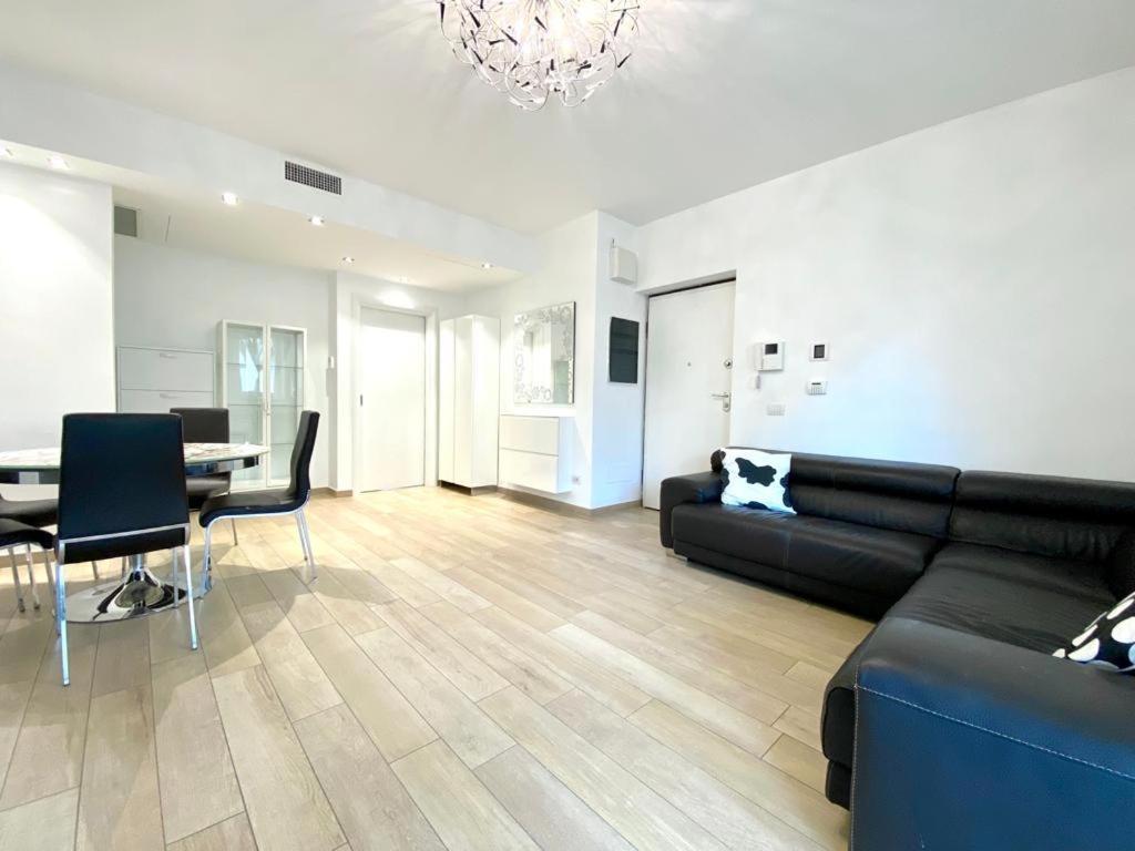 Apartment Mpm - Belinzaghi 5 6 Pax *