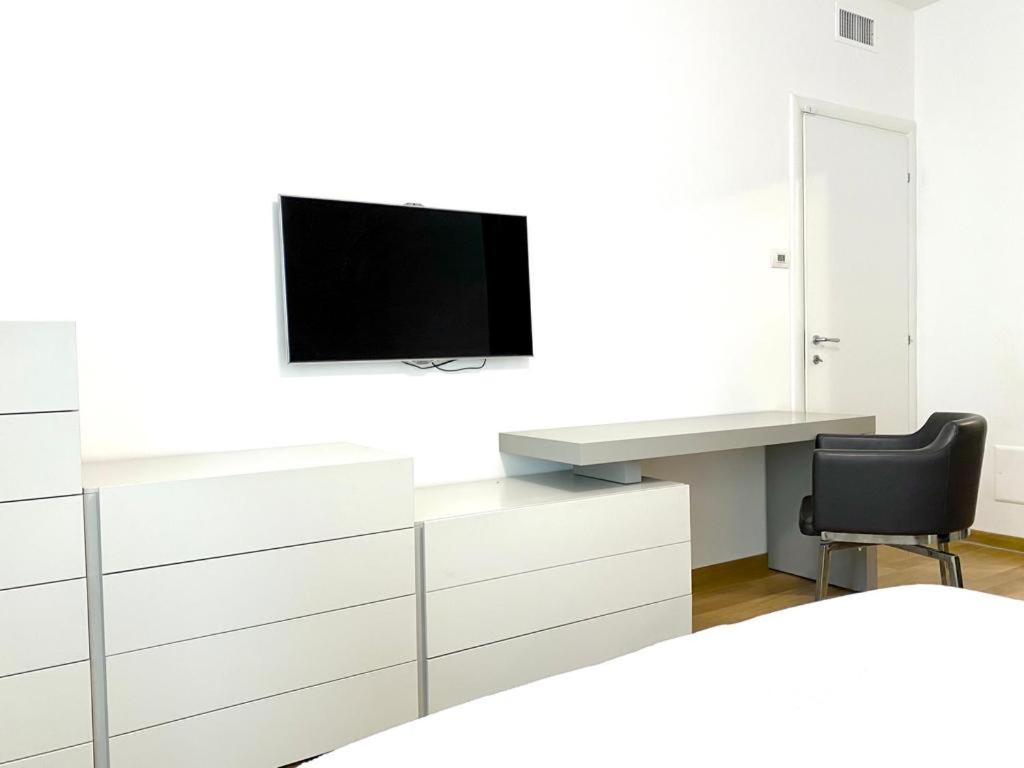 Apartment Mpm - Belinzaghi 5 6 Pax *