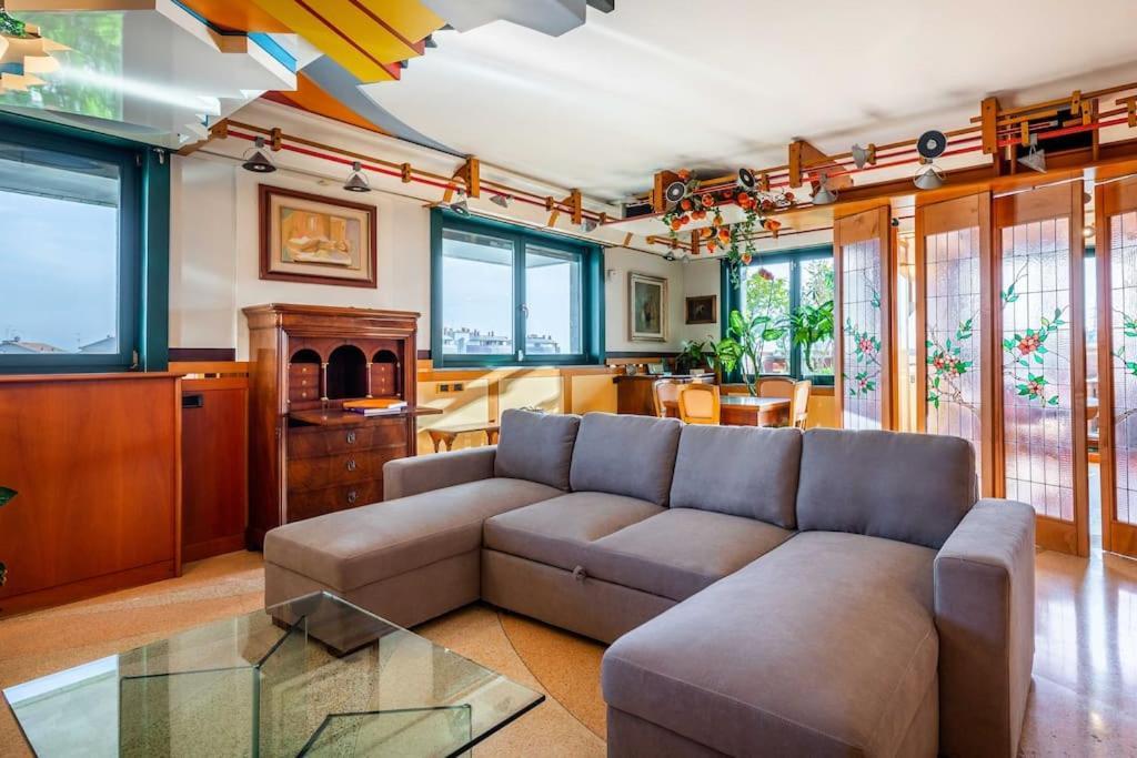 Luxury Penthouse - Sauna, Garage, Office, Terrace Apartment