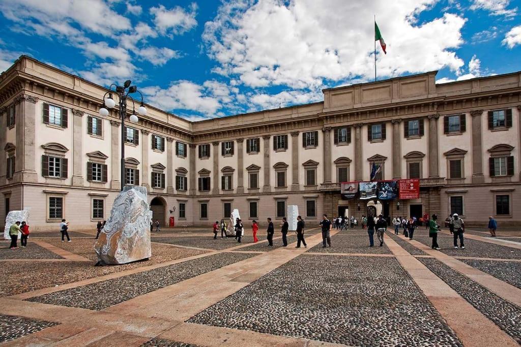 Duomo-san Babila-tribunale Wifi-netflix *