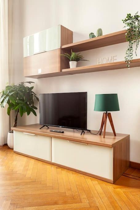 Duomo-san Babila-tribunale Wifi-netflix Apartamento