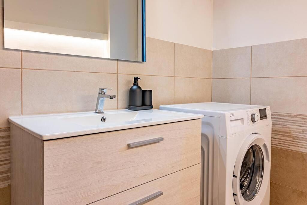 Guest Planet - Cozy Housing Porta Romana M3 Apartment *