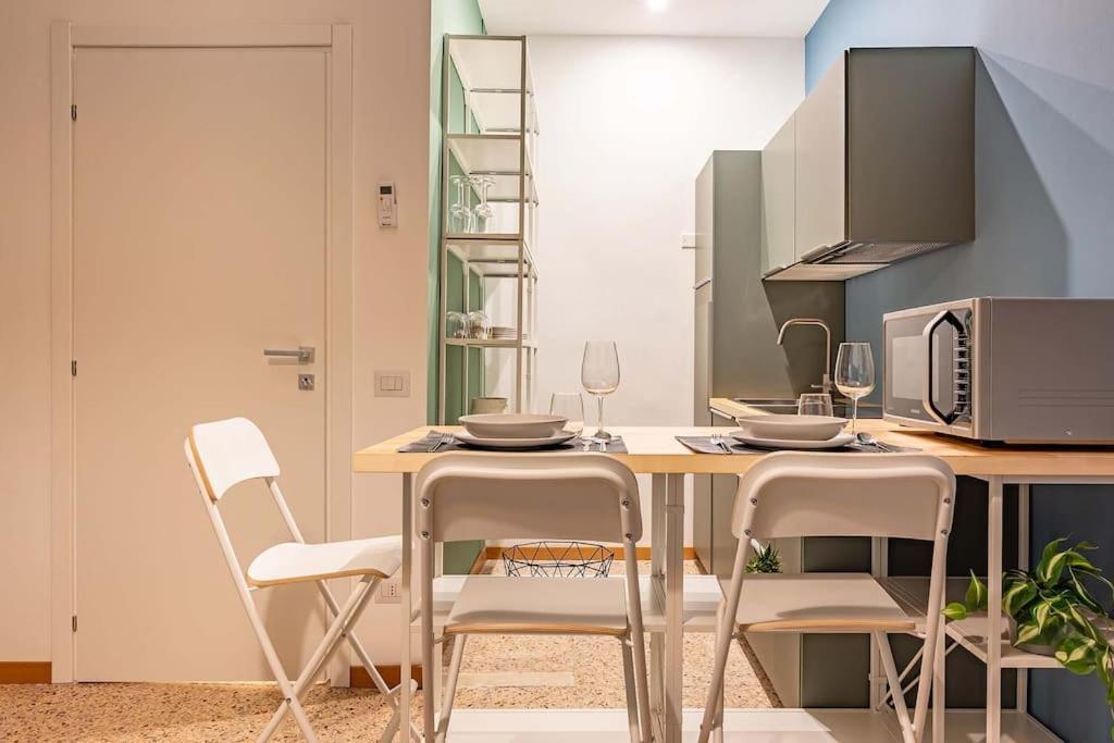 Guest Planet - Cozy Housing Porta Romana M3 Apartment