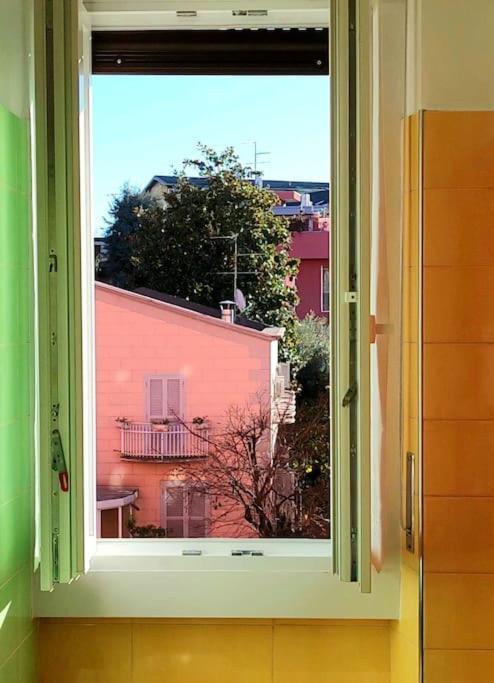 Bilocale Luminoso E Accogliente Zona Marche Milão