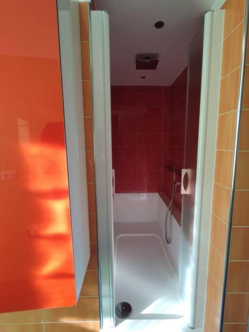 Bilocale Luminoso E Accogliente Zona Marche Apartamento Milão