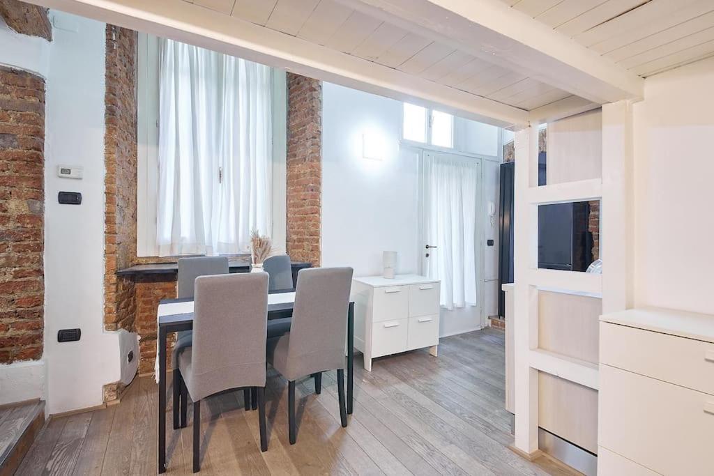 Brera-moscova Centro Storico, Wi-fi E Netflix Apartamento