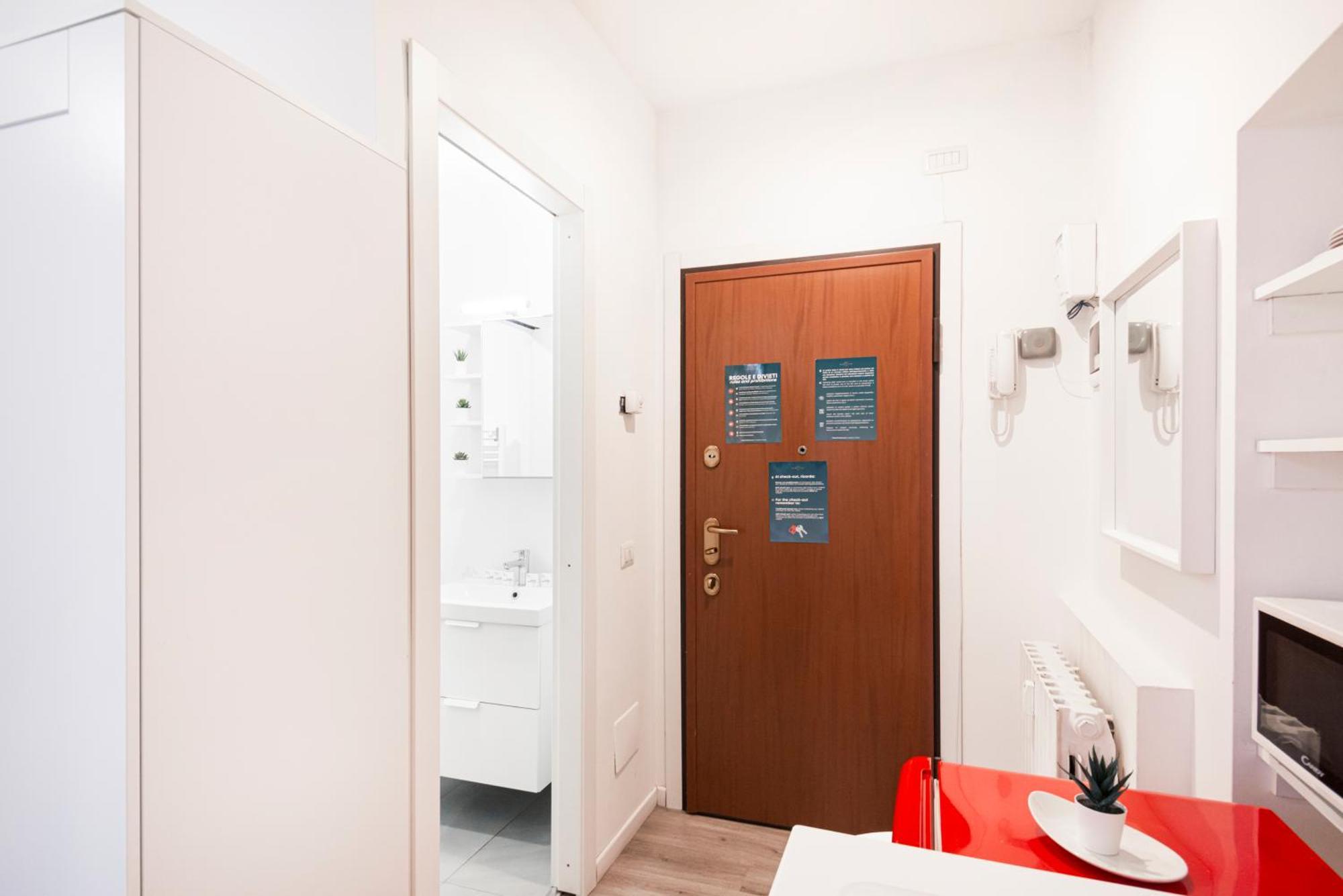 Compact And Charming Porta Venezia Apartamento *