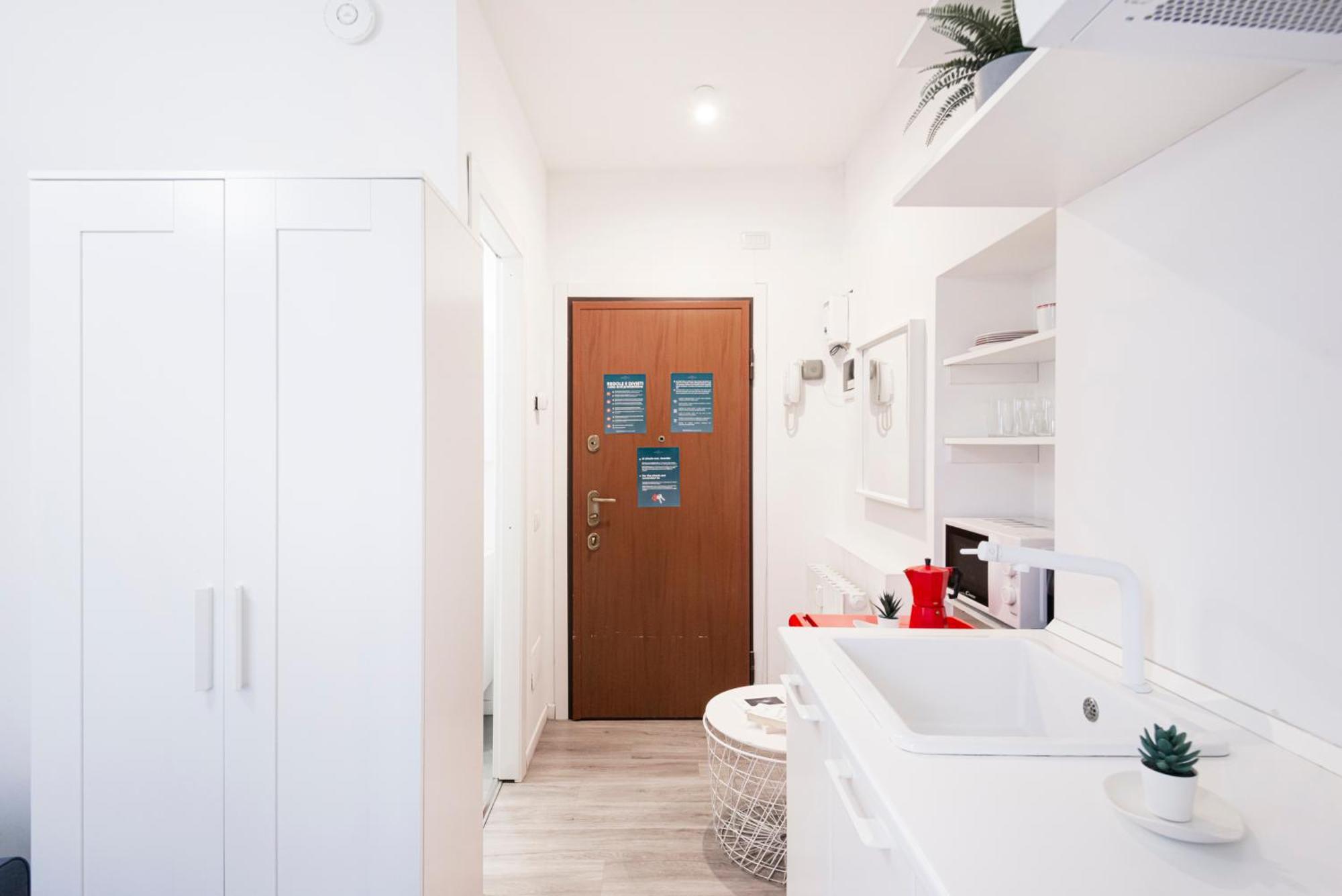 Compact And Charming Porta Venezia Apartamento *