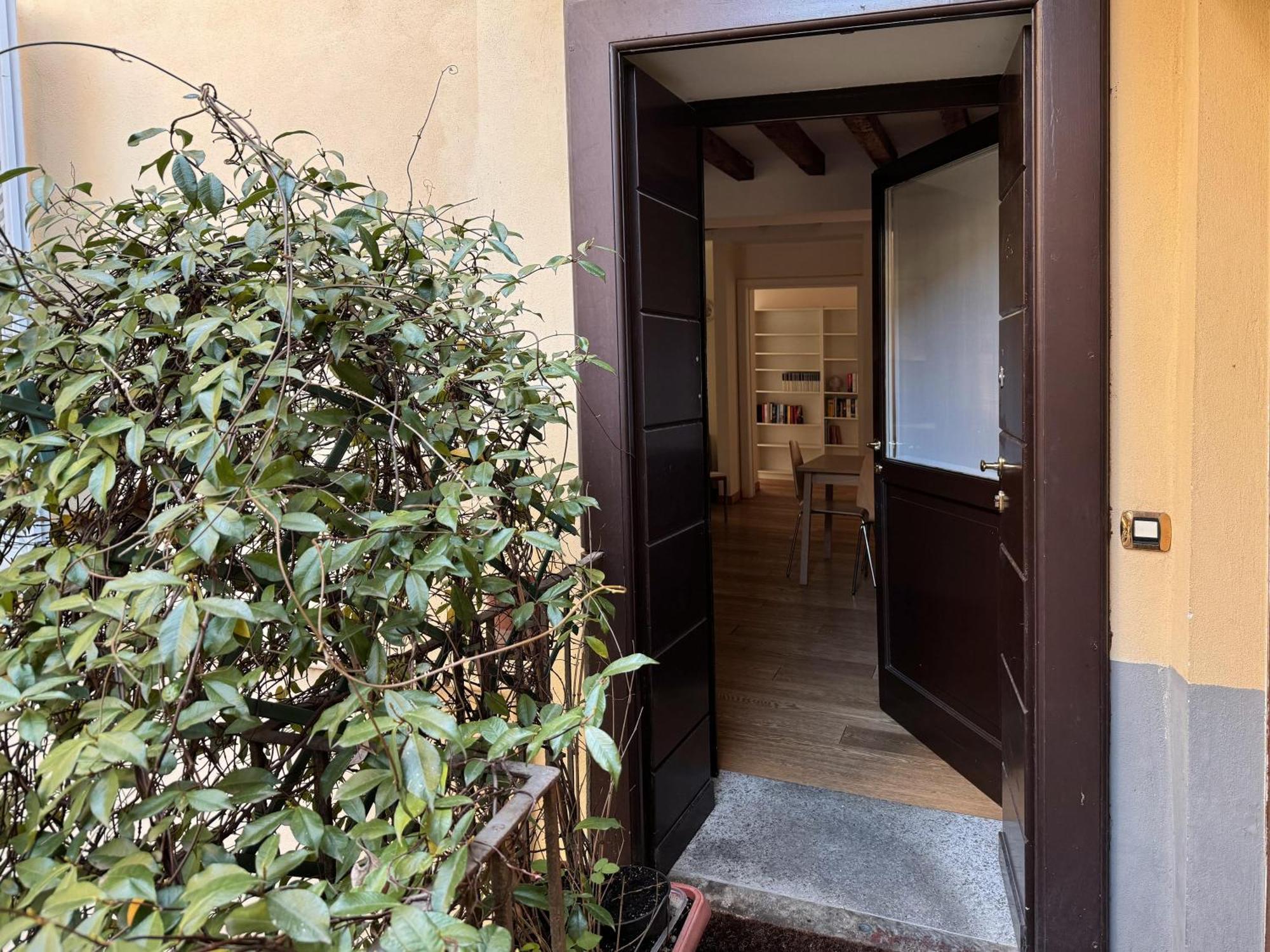 Joivy Cosy Ticinese Retreat 1-bed Flat Near The Duomo Milan