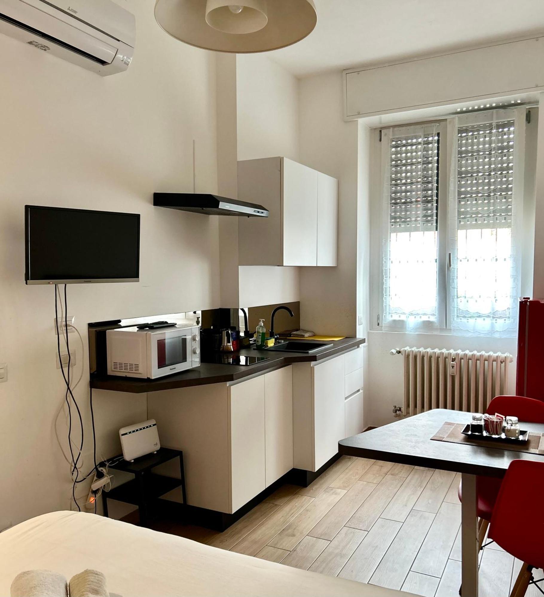 Fully Equipped Design In San Siro Apartment