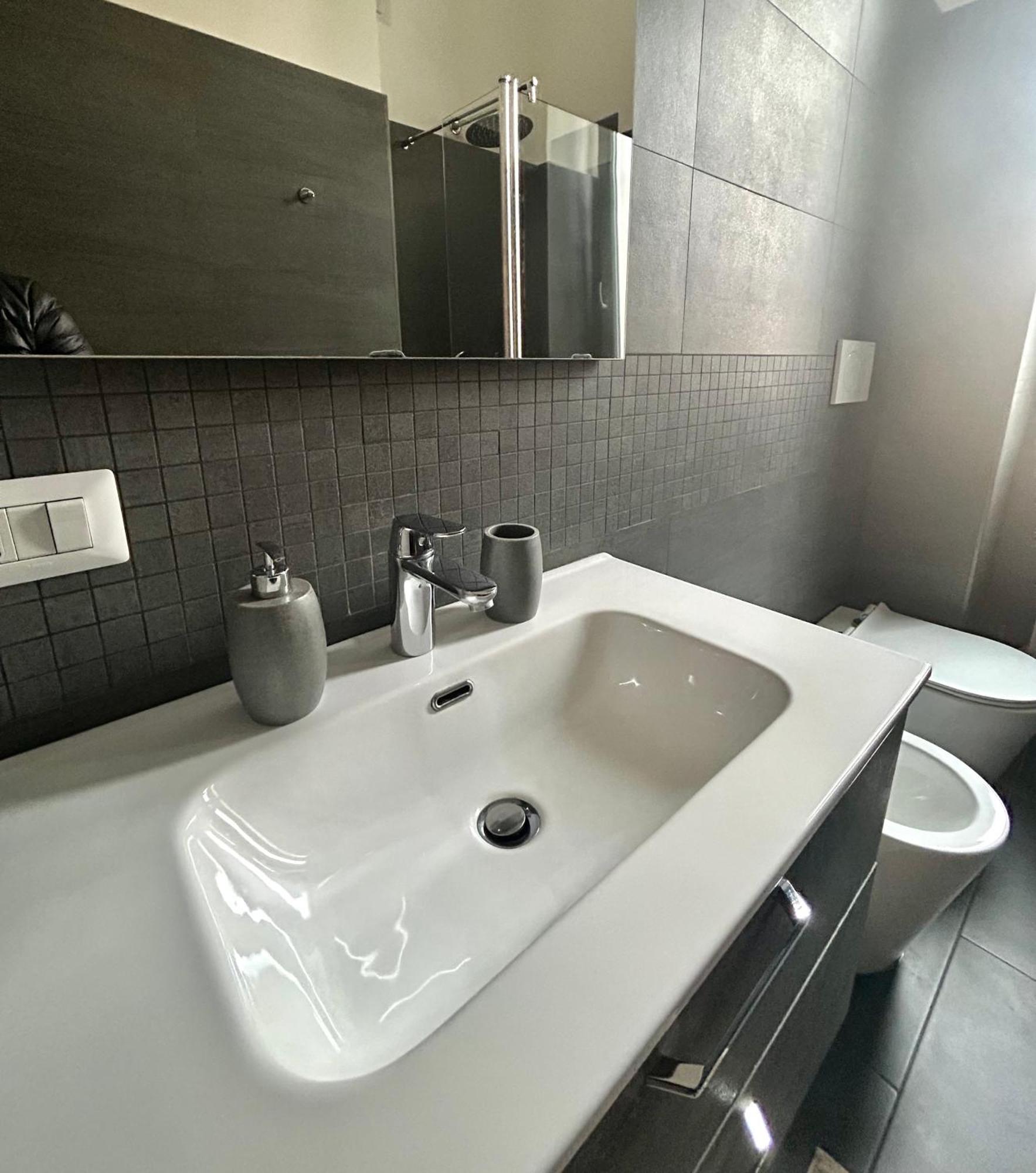 Apartment Fully Equipped Design In San Siro *
