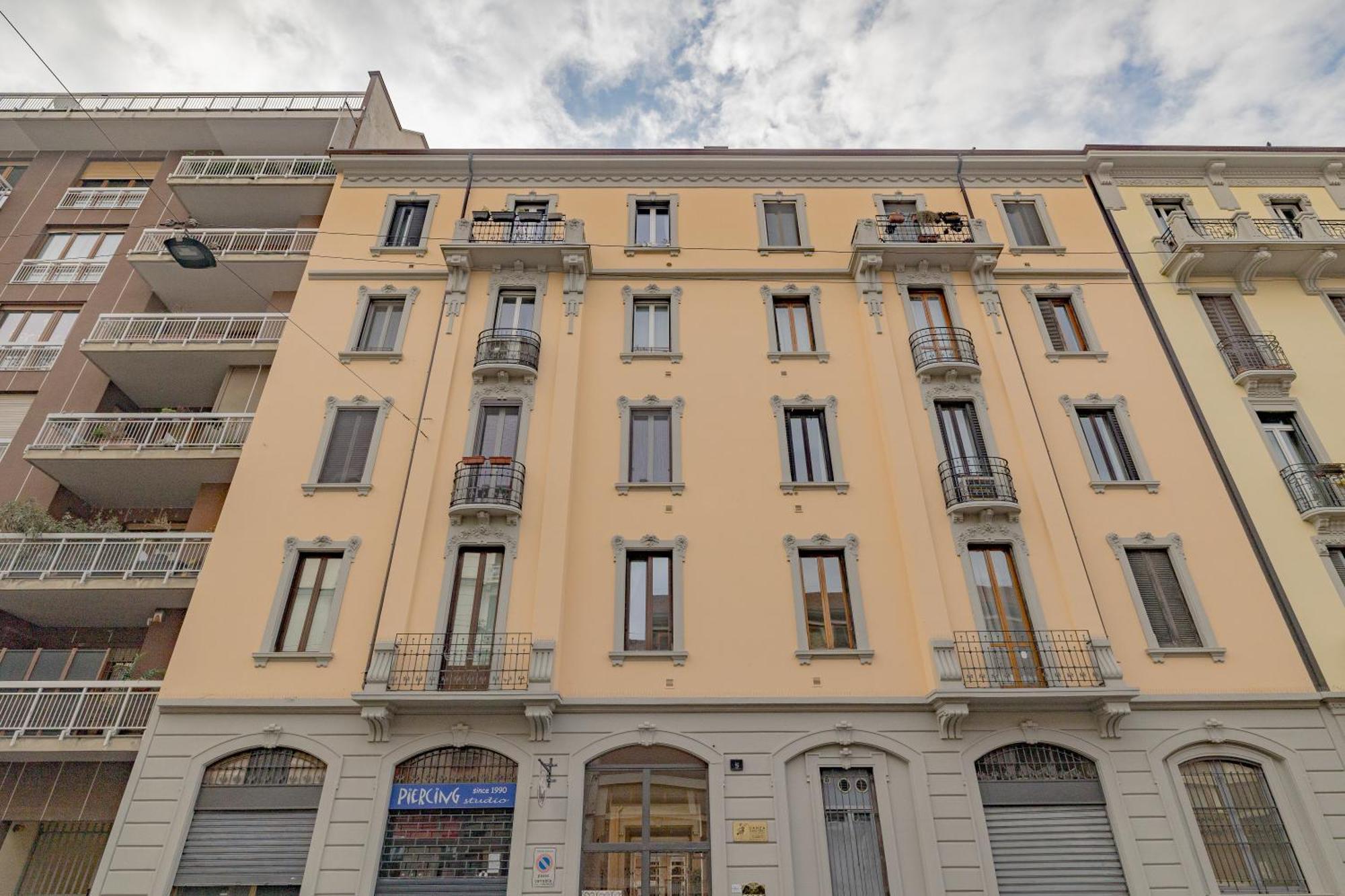 2 Bedroom - Buzzi Hospital, Sempione, Mico, 100mt Metrom5 Milão