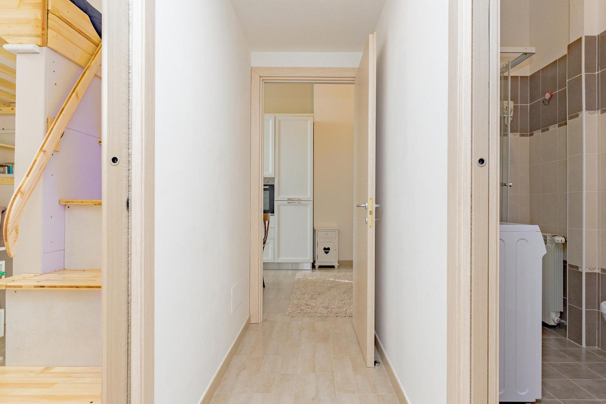 2 Bedroom - Buzzi Hospital, Sempione, Mico, 100mt Metrom5 * Milão