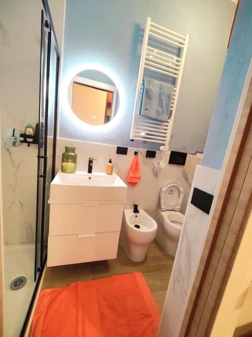 Apartment Casa Mamo: Design & Vintage Above Subway *
