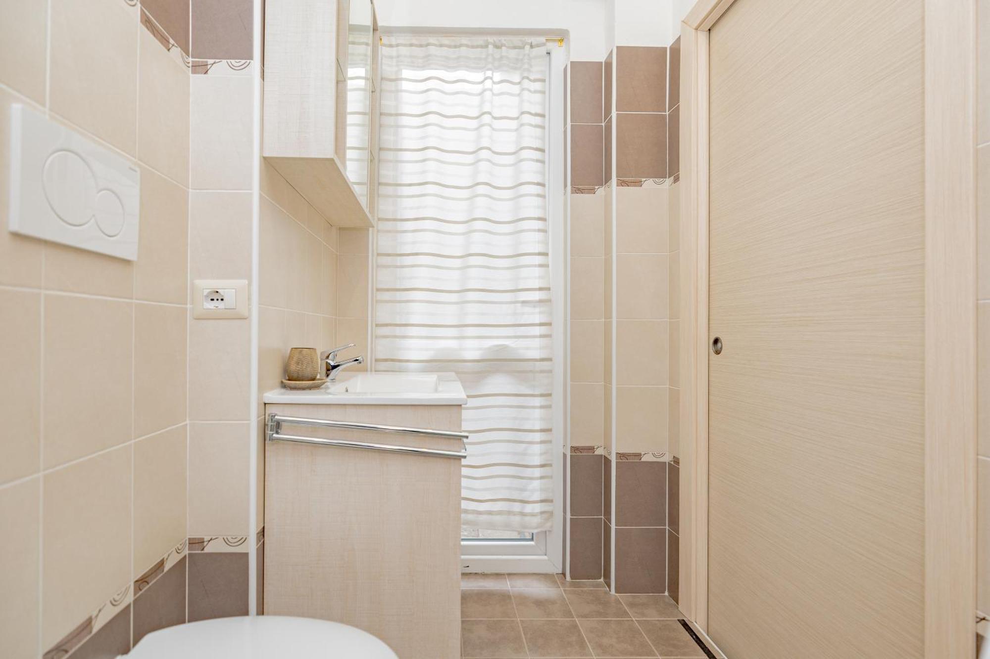 2 Bedroom - Buzzi Hospital, Sempione, Mico, 100mt Metrom5 Apartamento *