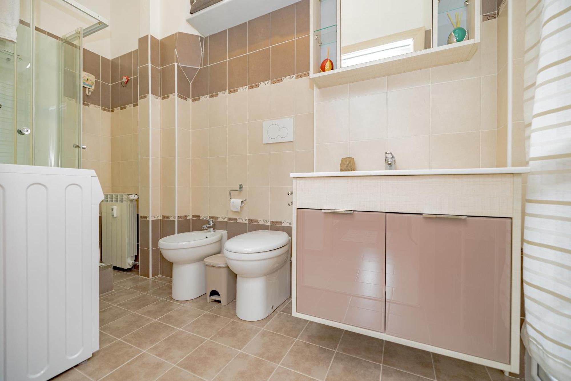 2 Bedroom - Buzzi Hospital, Sempione, Mico, 100mt Metrom5 *