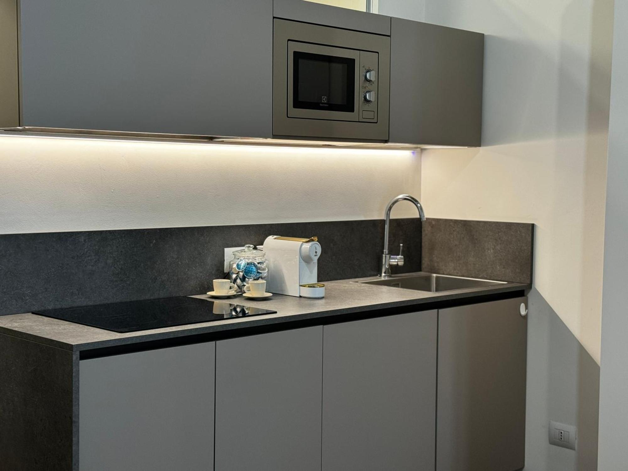 Apartment Regina In Corso Lodi - Sky Tv, Wifi E Breakfast Box