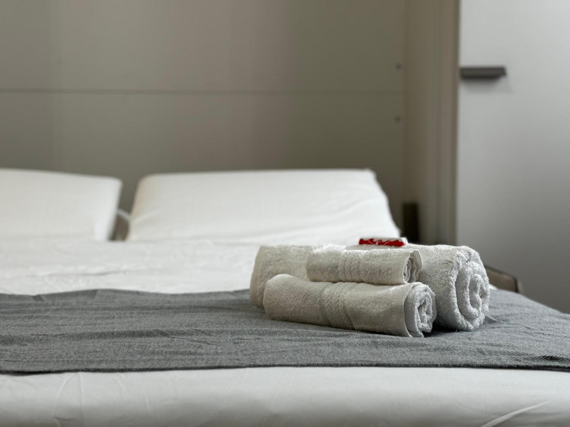 Apartment Regina In Corso Lodi - Sky Tv, Wifi E Breakfast Box Milan