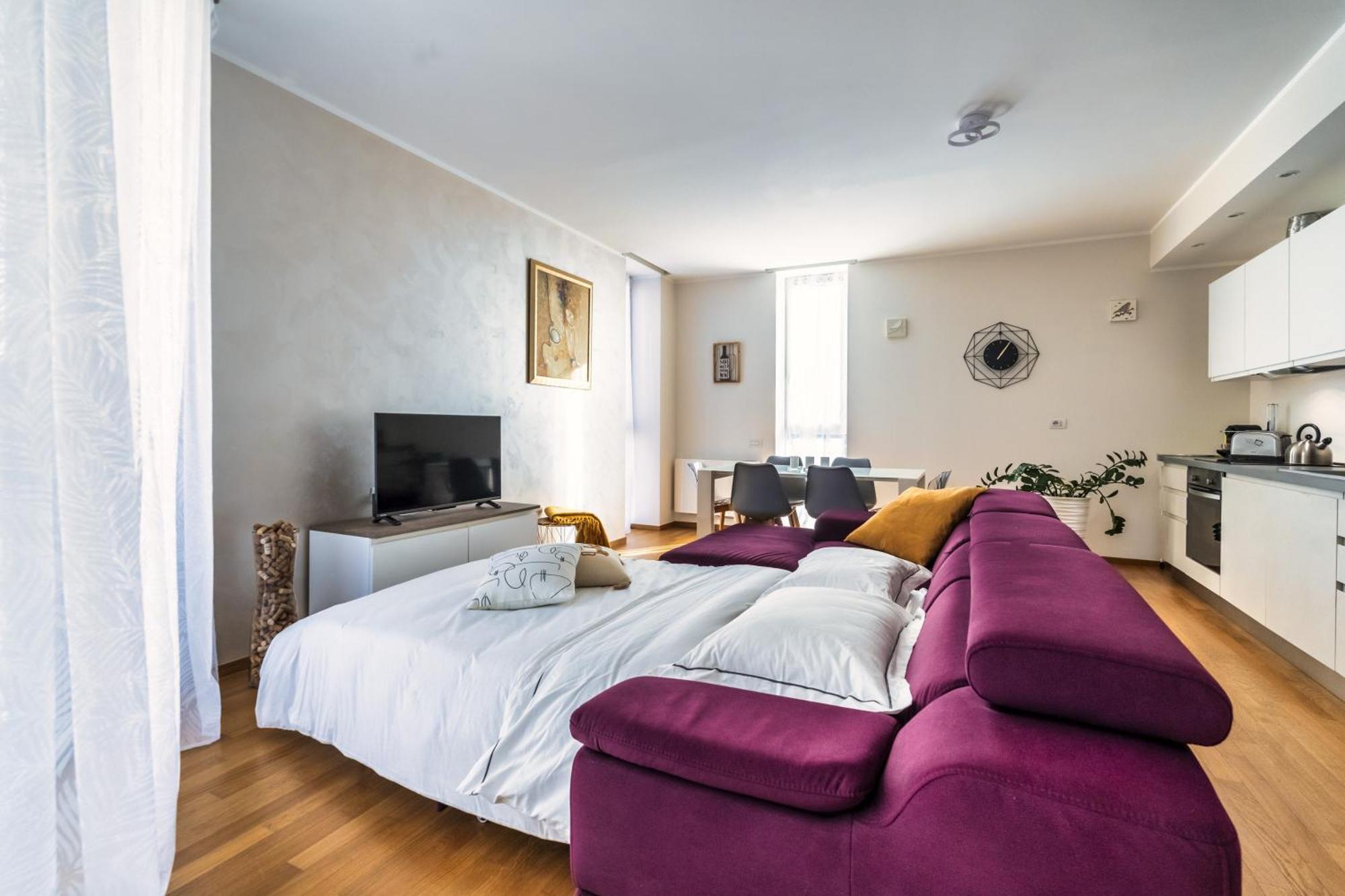 Apartment 5 Min Walk From Subway Elegant & Modern Mailand