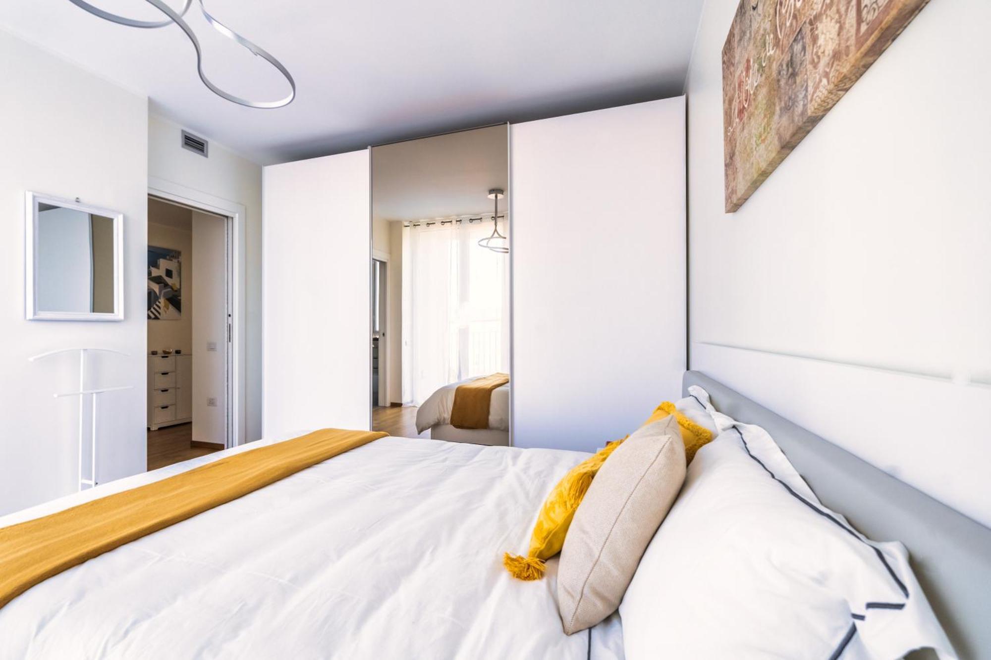 5 Min Walk From Subway Elegant & Modern Mailand