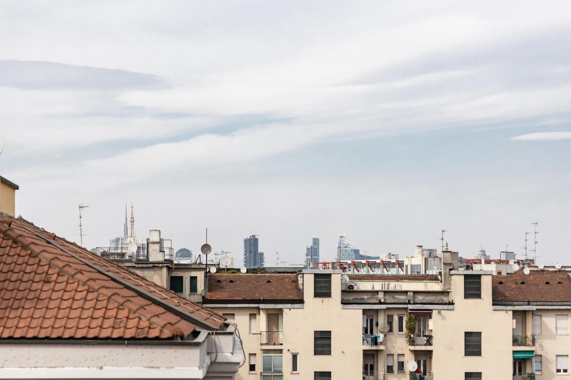 Bocconi's Nest - Close To Duomo With Terrace Apartment