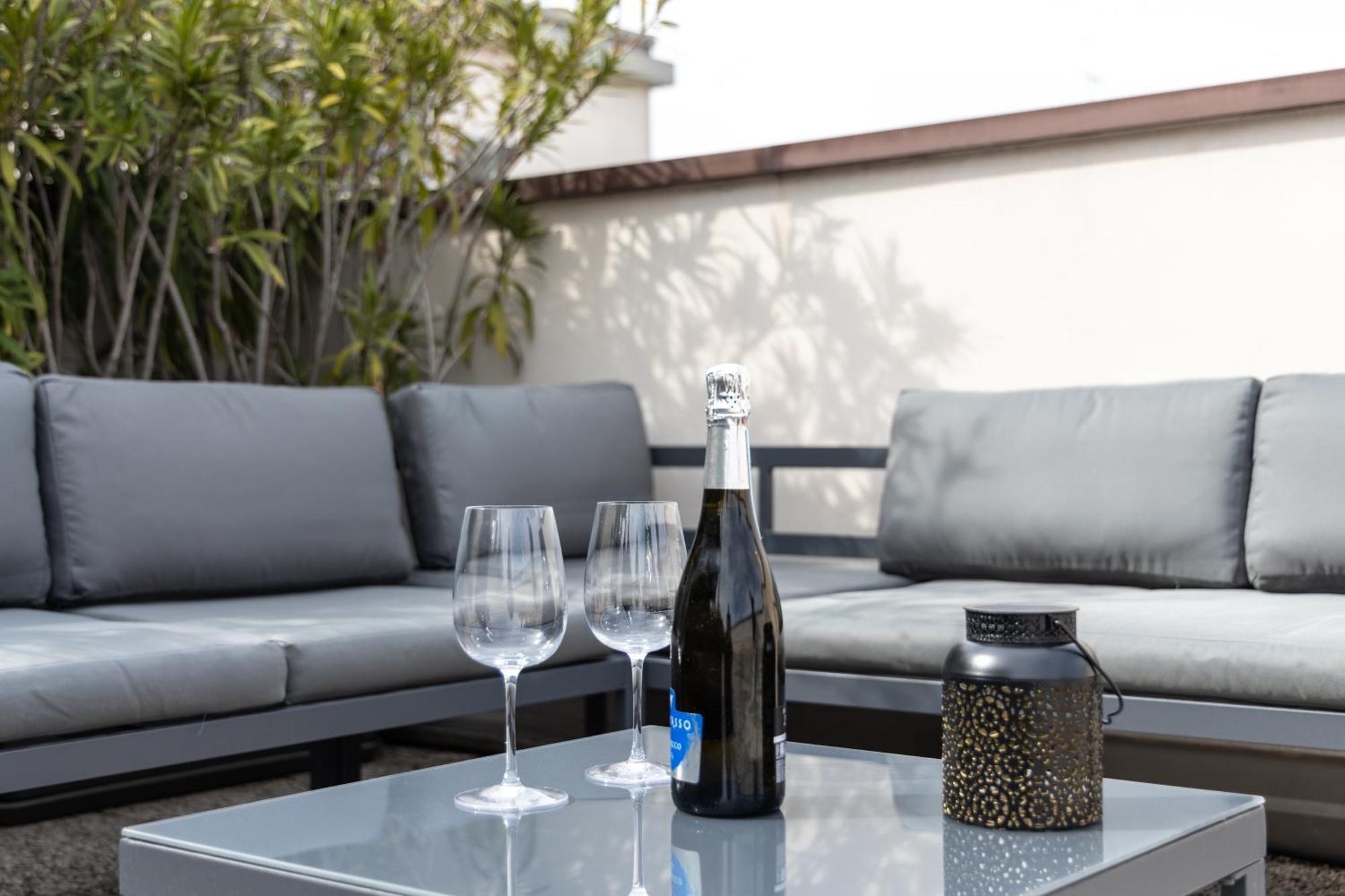 Bocconi's Nest - Close To Duomo With Terrace Apartment *