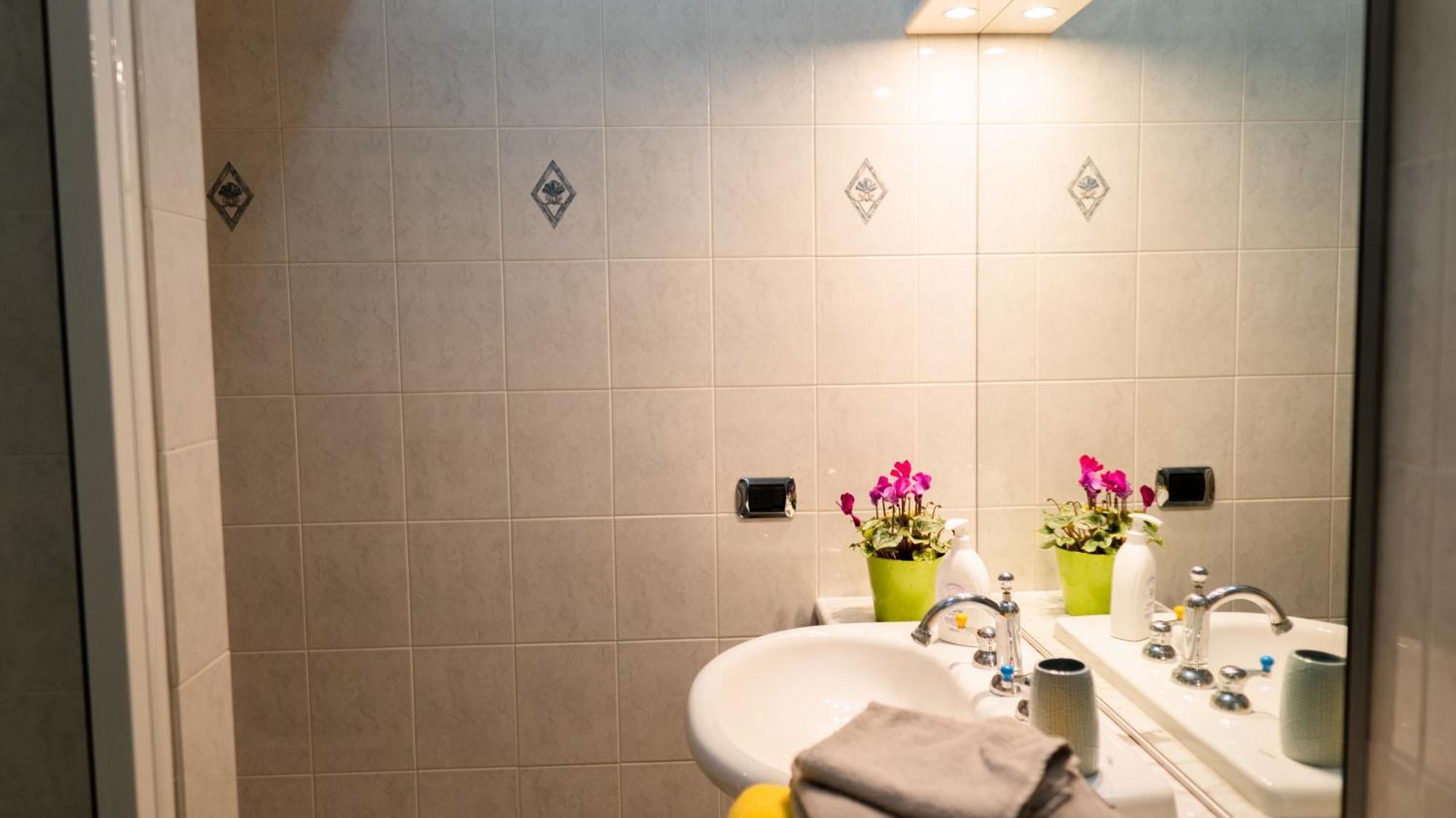 Casa Raffaella, Comodo E Tipico Bilocale Nel Centro Di Milan