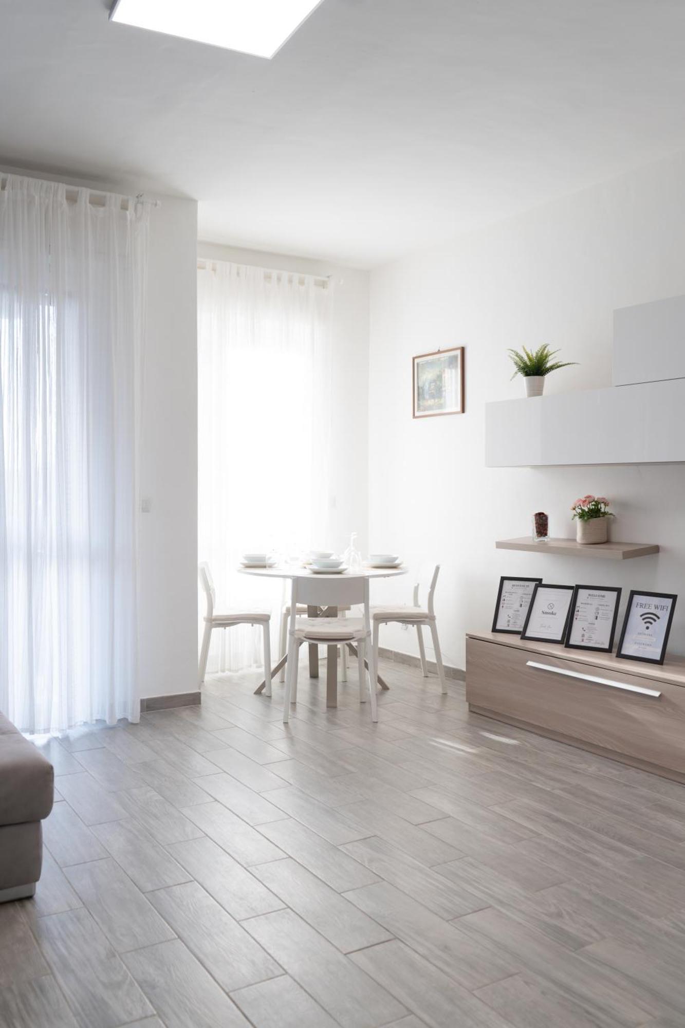 10min Rhofiera & Sansiro - 5min Metro - Ac - Freeparking Apartment Mailand