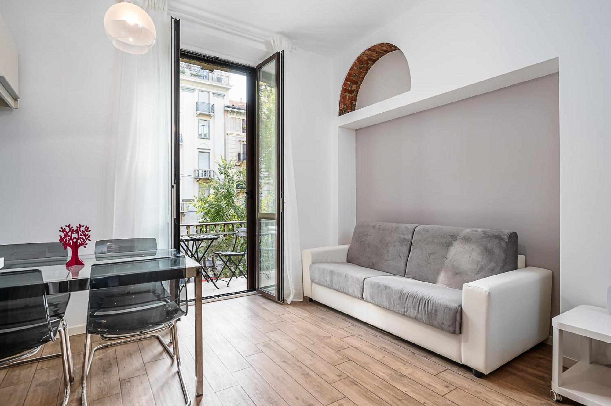 Classbnb - With Balcony Near The City Center Apartamento Milão