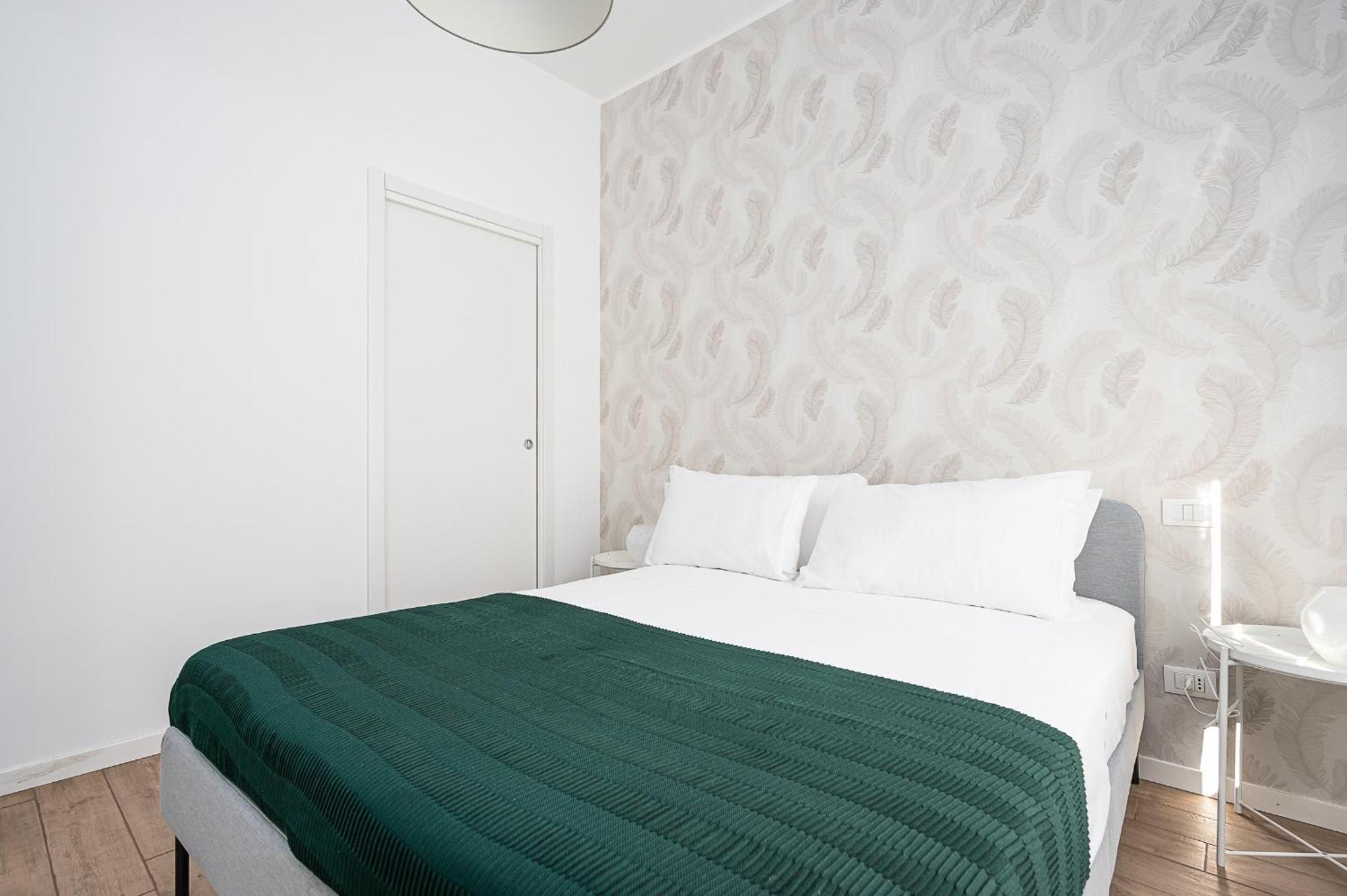 Classbnb - With Balcony Near The City Center Apartamento *