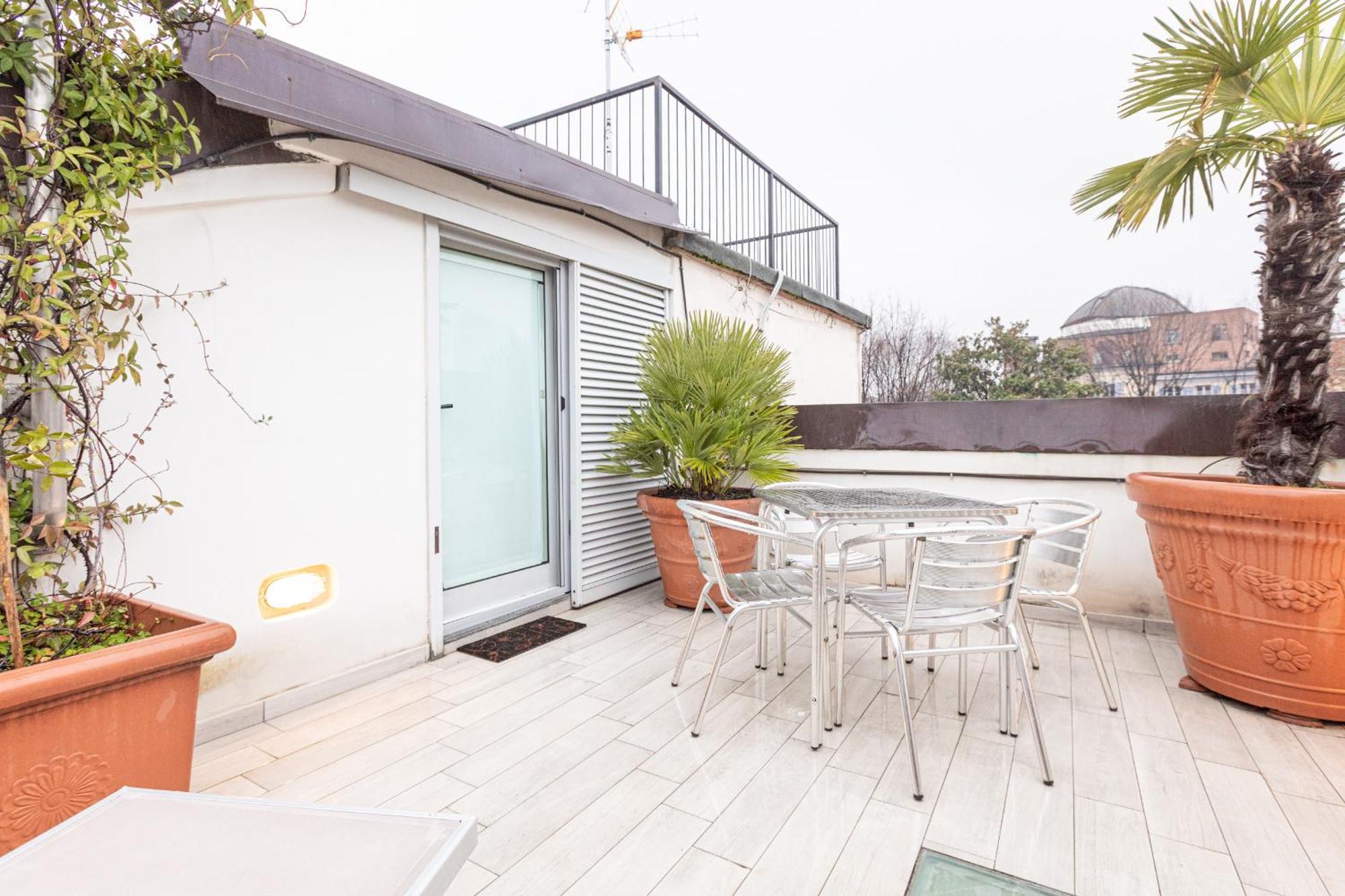 Monte Napoleone Split-level Terrace - Collection Apartment