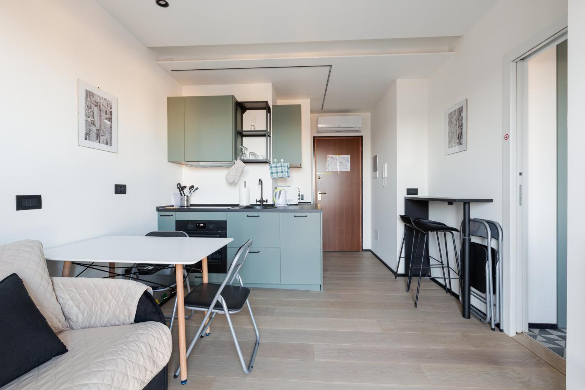 Apartment Renovated Apts *