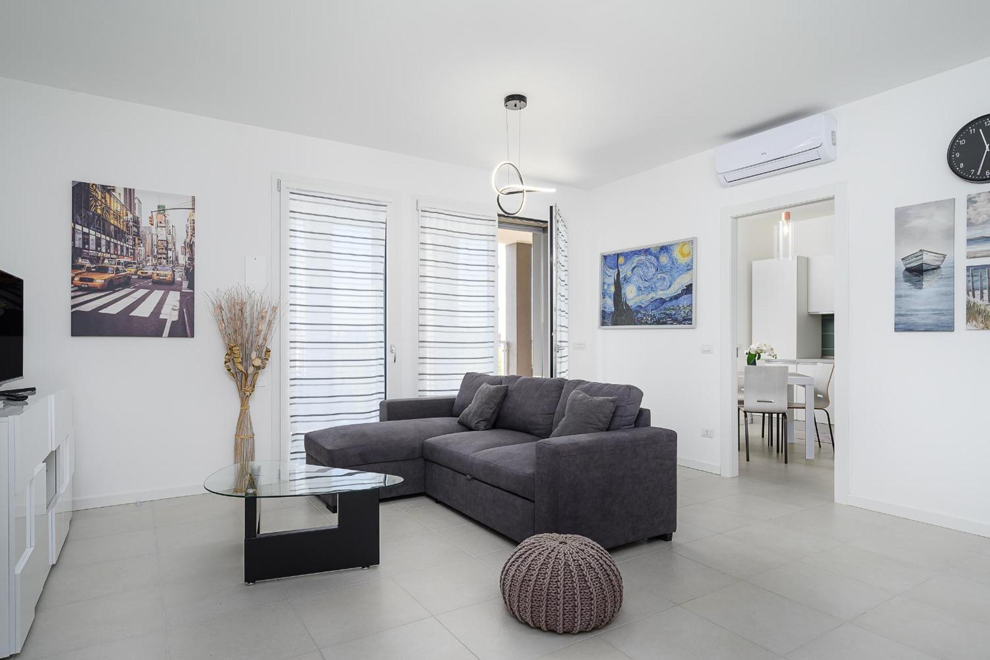 Milan's Sky: Luxury And Style On The Sixth Floor * Mailand