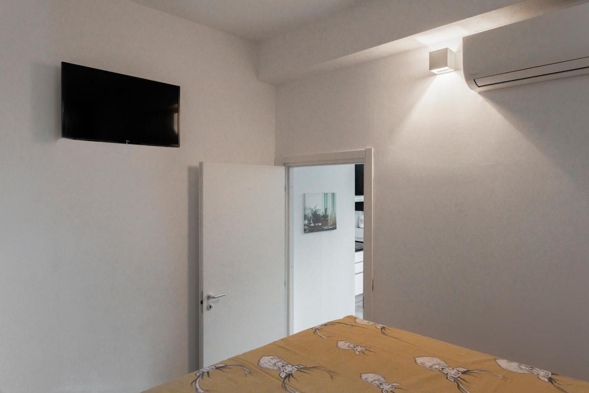 Apartment Elegant Sweet - Milan, 15 Minute Duomo *