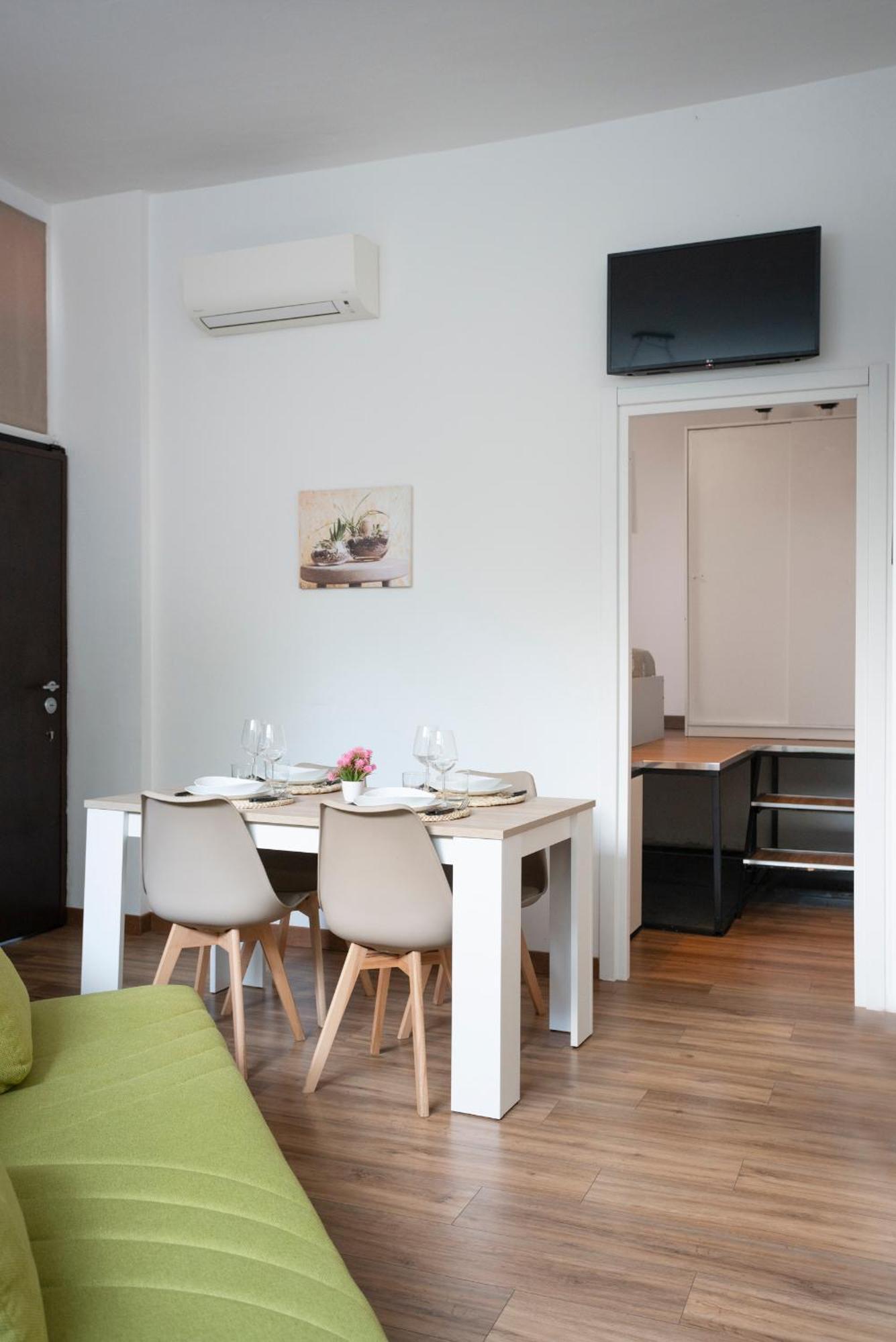Elegant Sweet - Milan, 15 Minute Duomo Apartment Mailand