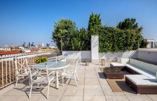 Panoramic Luxury Penthouse 6 People Apartment Milan