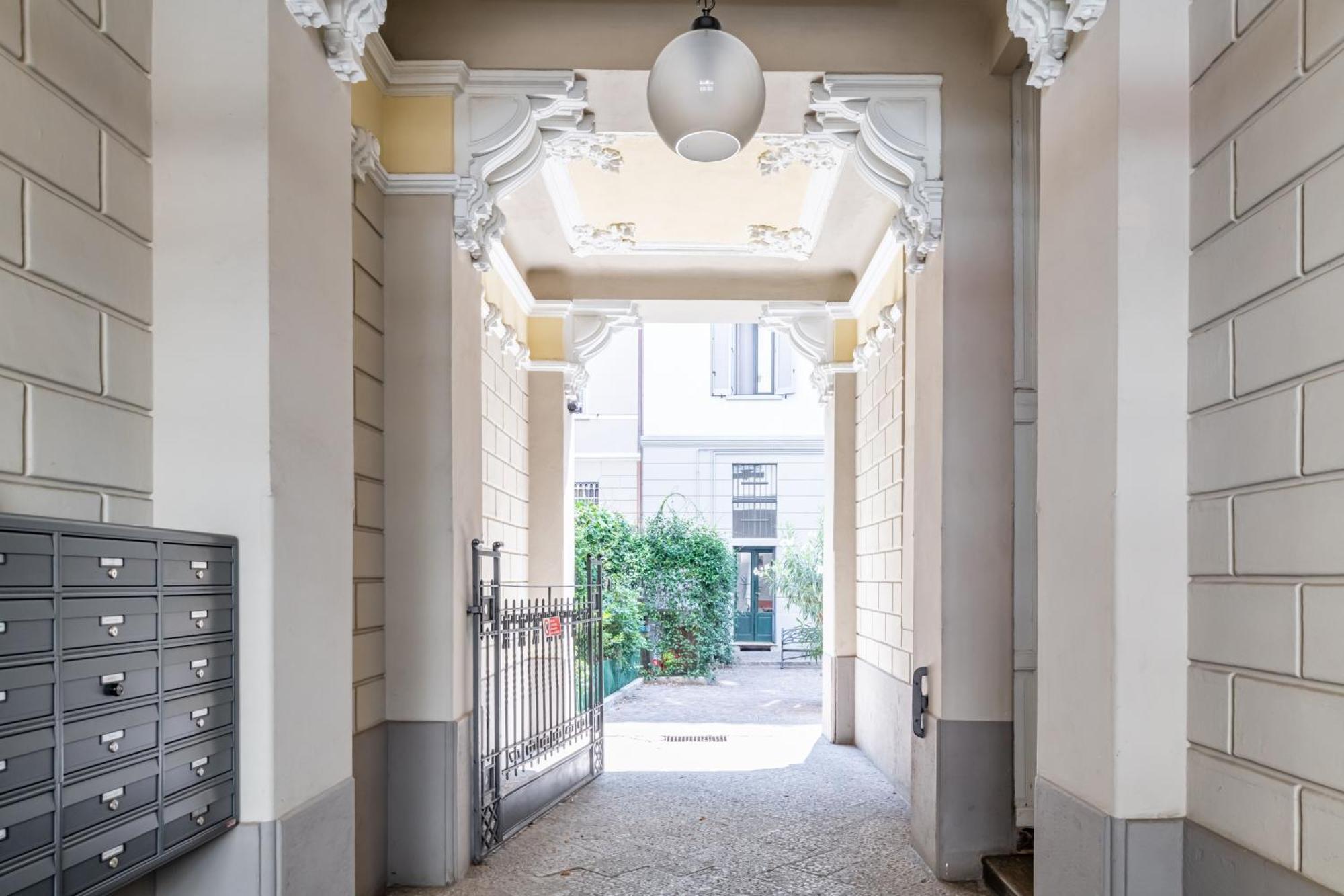 Isola - Flat Apartment Mailand