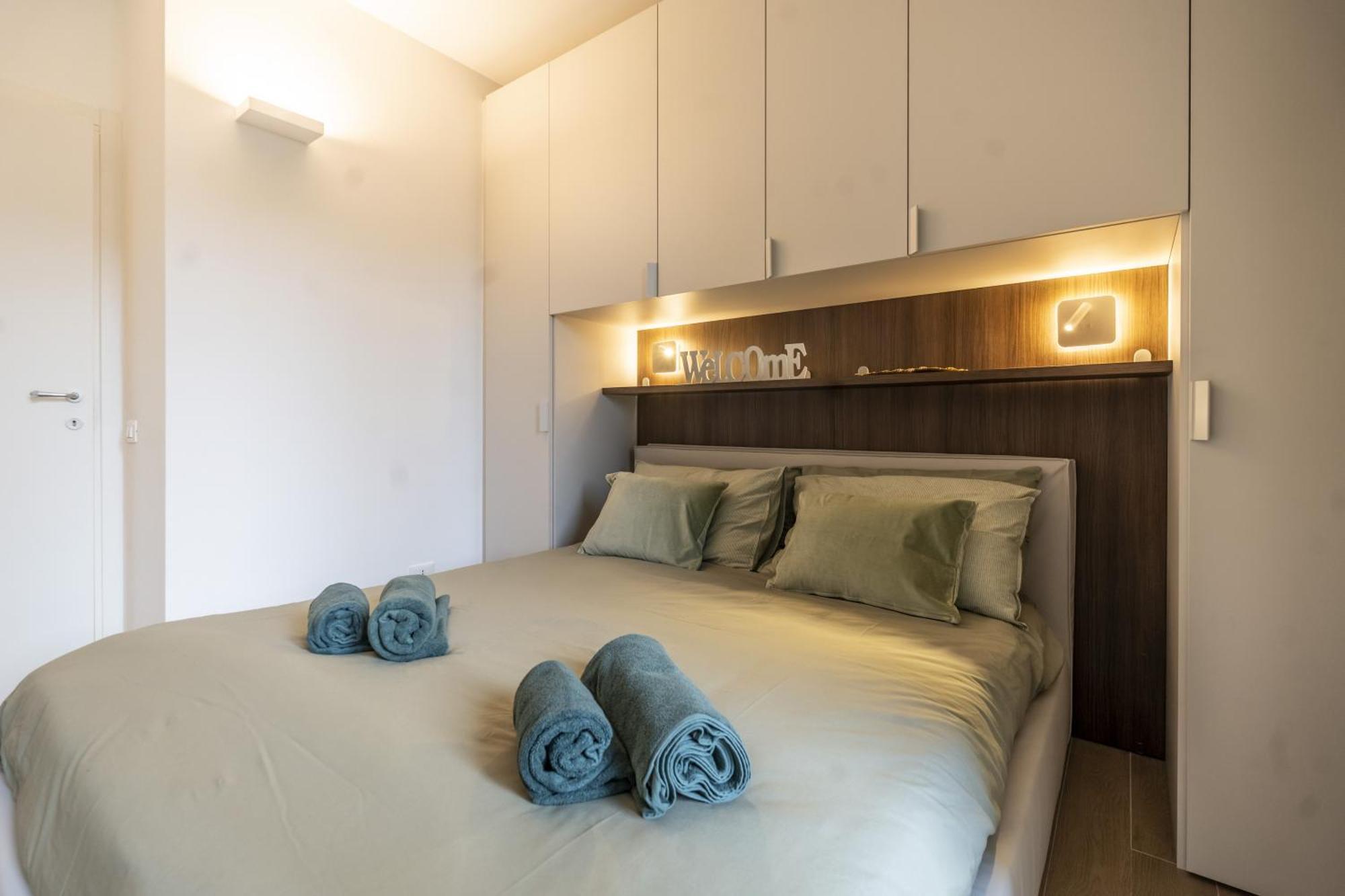 Apartment Free Parking - Duomo Centro Modern - Private Gym - Metro