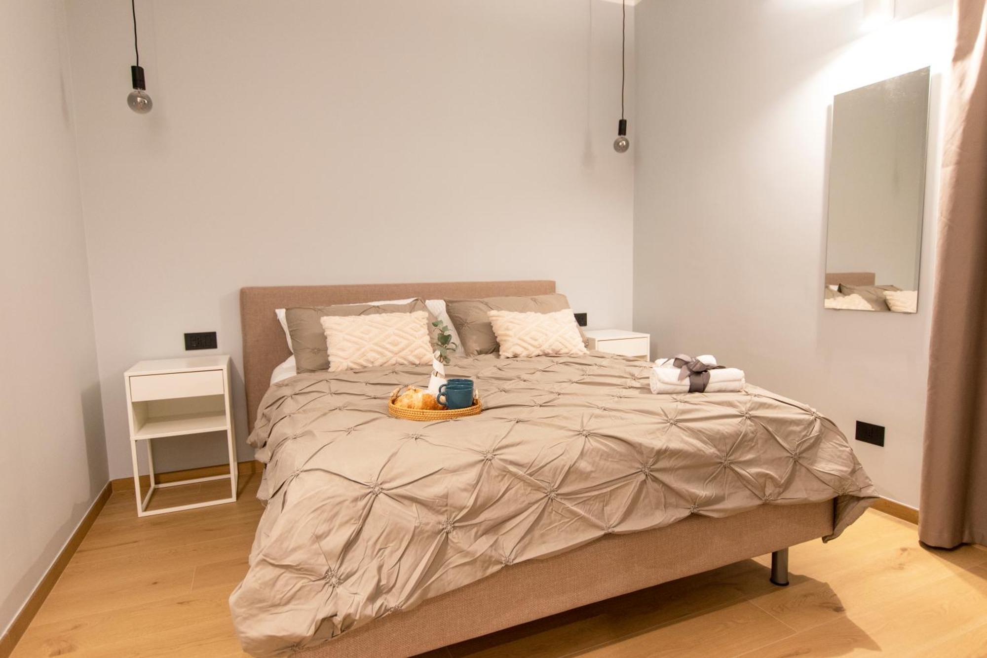 Ihost Luxury -private Parking- Plana 4 Apartment Mailand