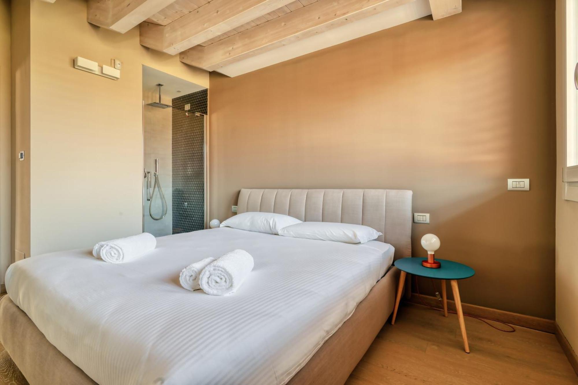 Joivy Elegant With Parking And Balcony Apartment
