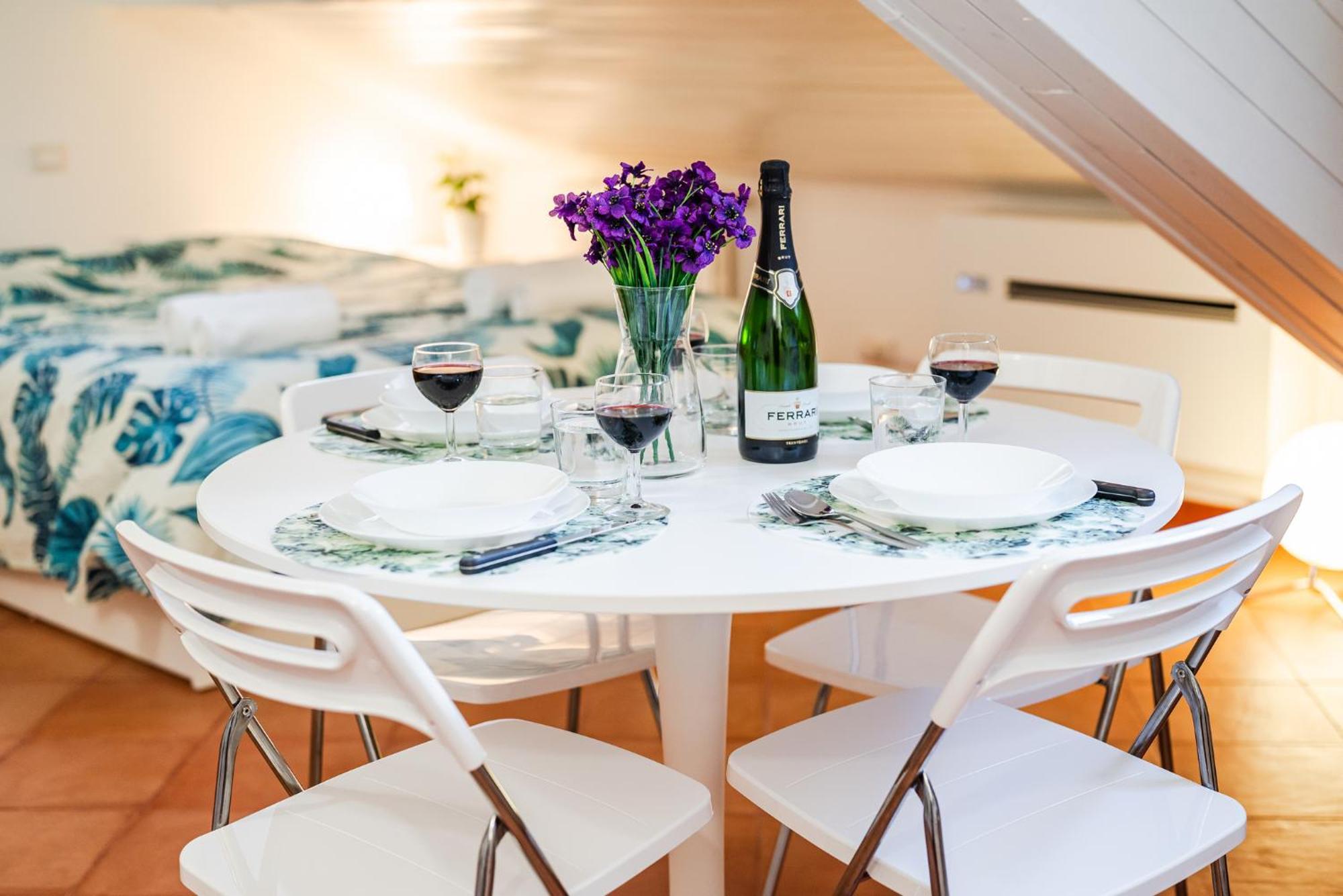 The White Jungle - San Babila Attic * Mailand