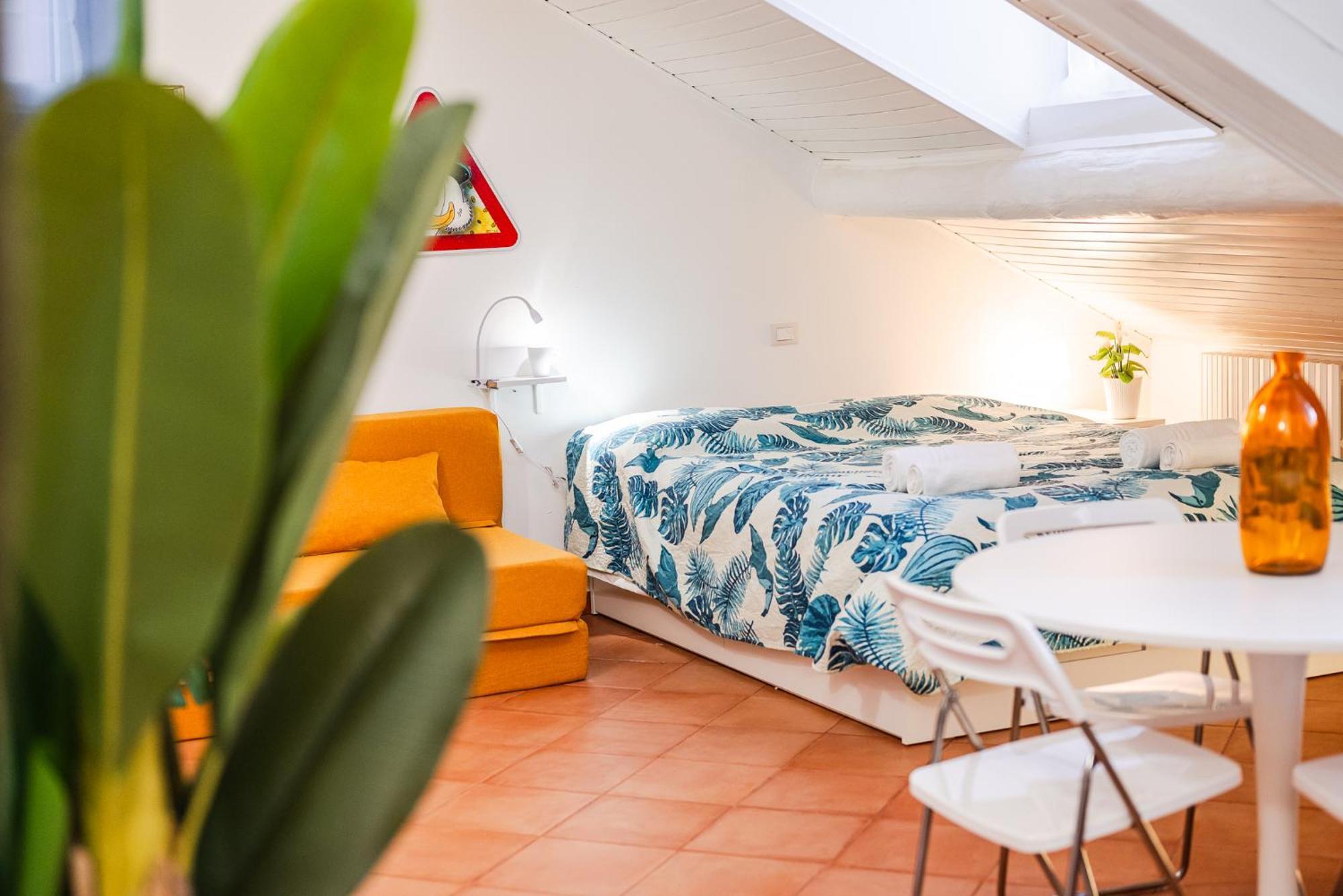 The White Jungle - San Babila Attic Apartment Mailand