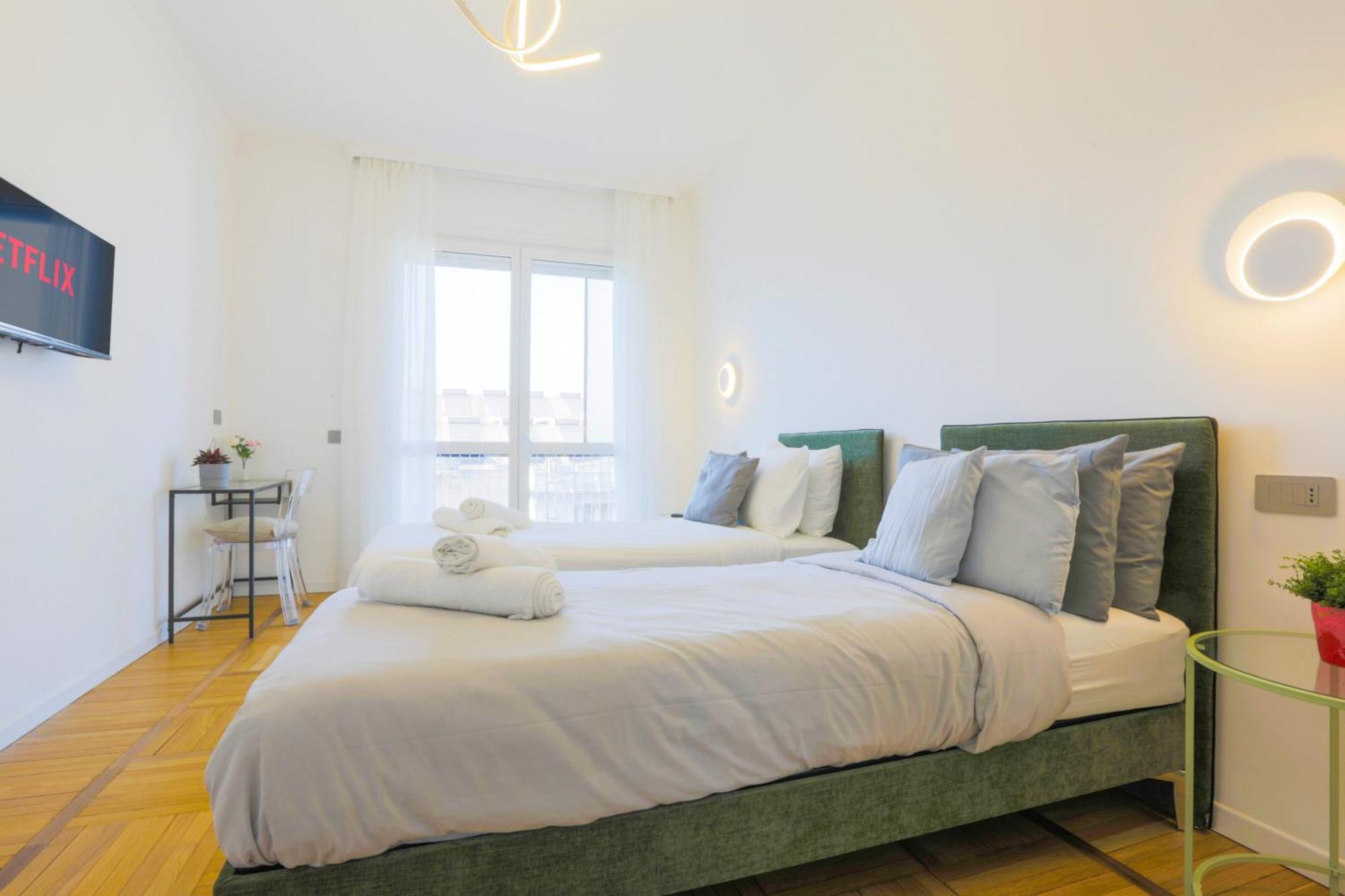 Apartment Private Luxury 5 Bedroom - Station