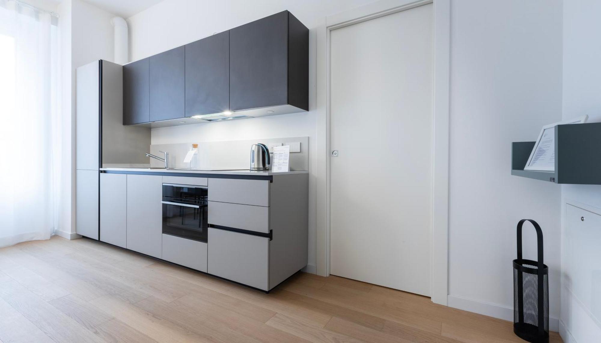 Italianway - Petrella 4b * Mailand