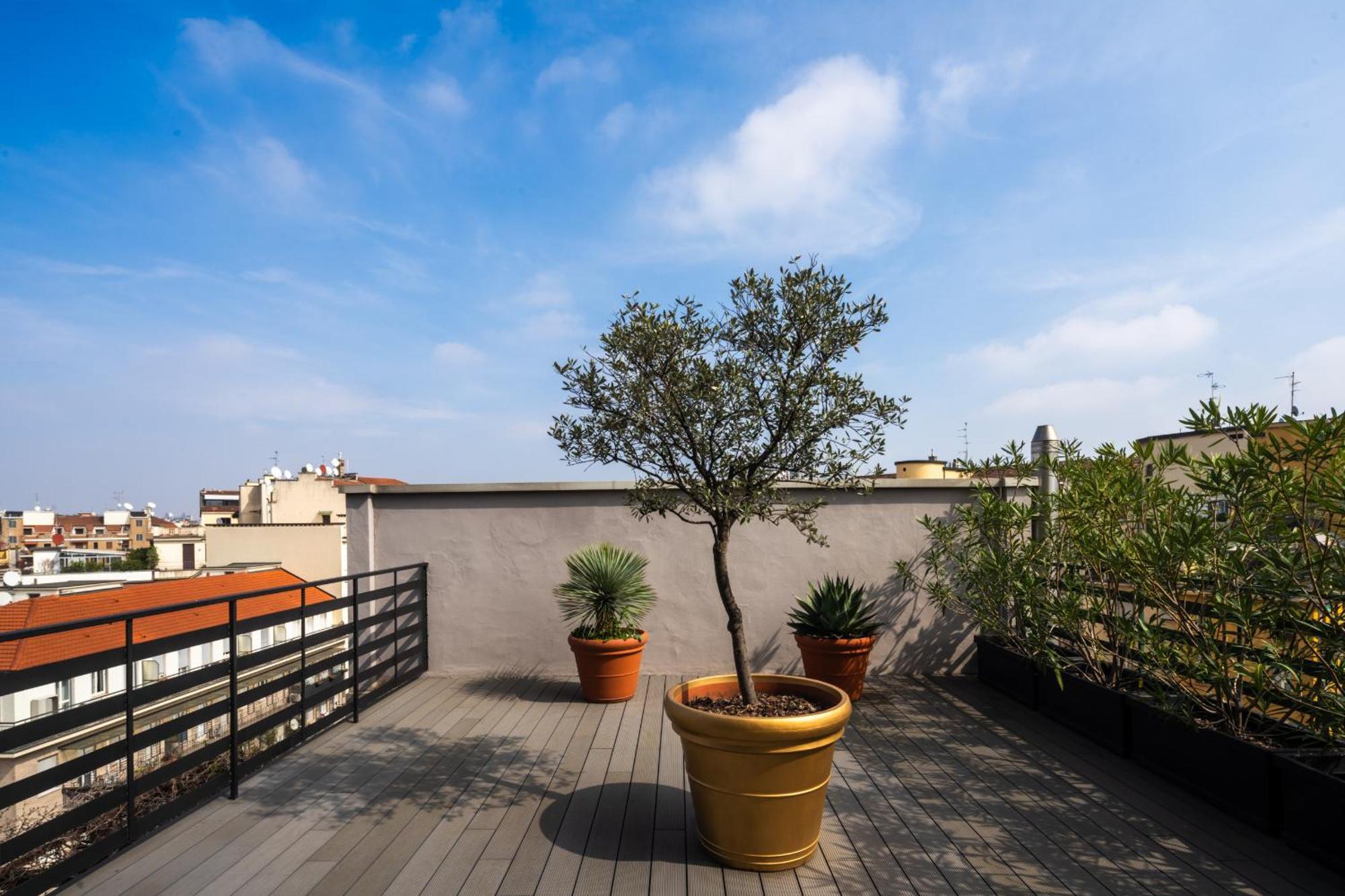 Cadamosto Art Penthouse With Terrace R&r * Milan